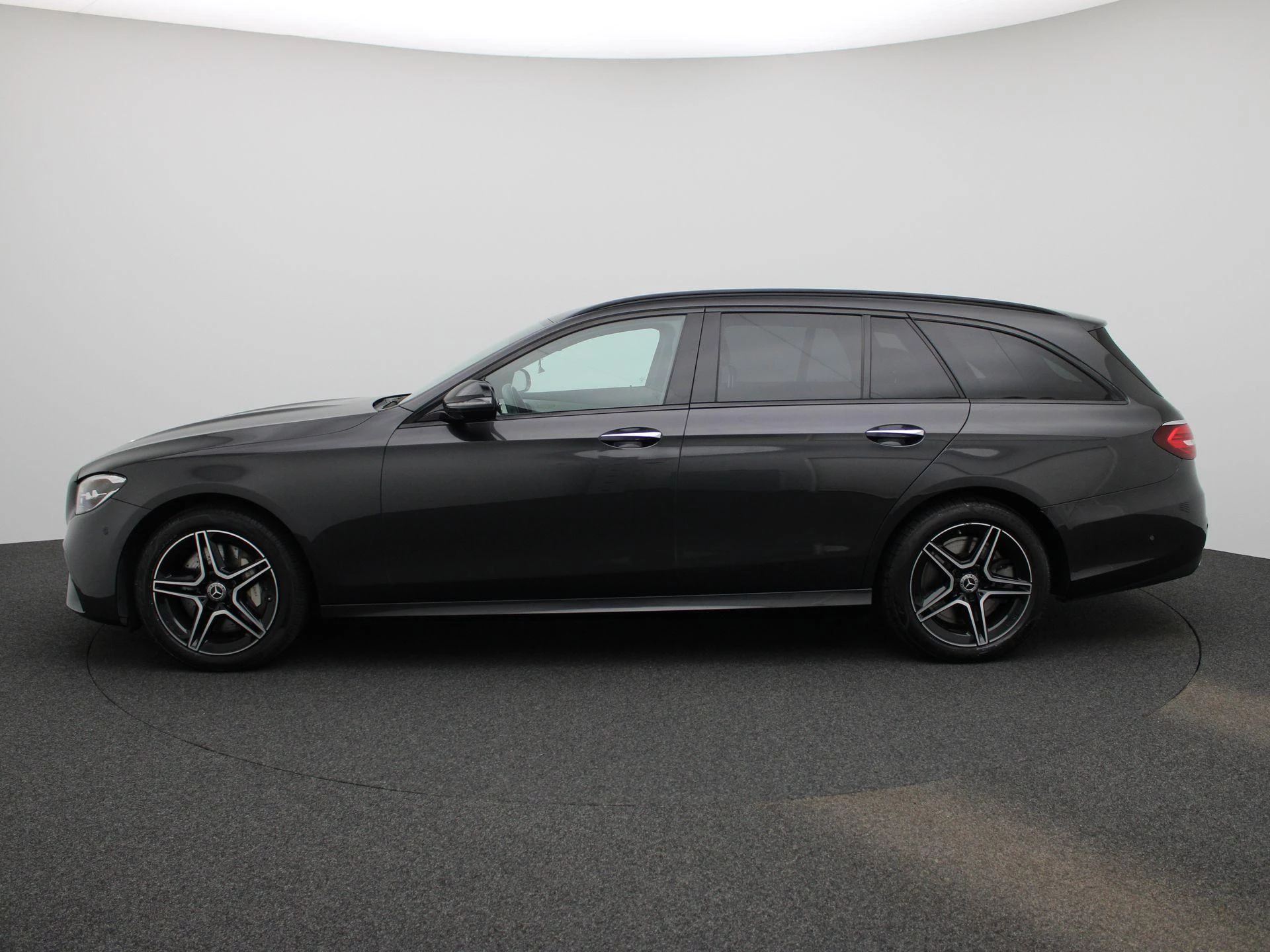 Mercedes-Benz-Classe E-image-3