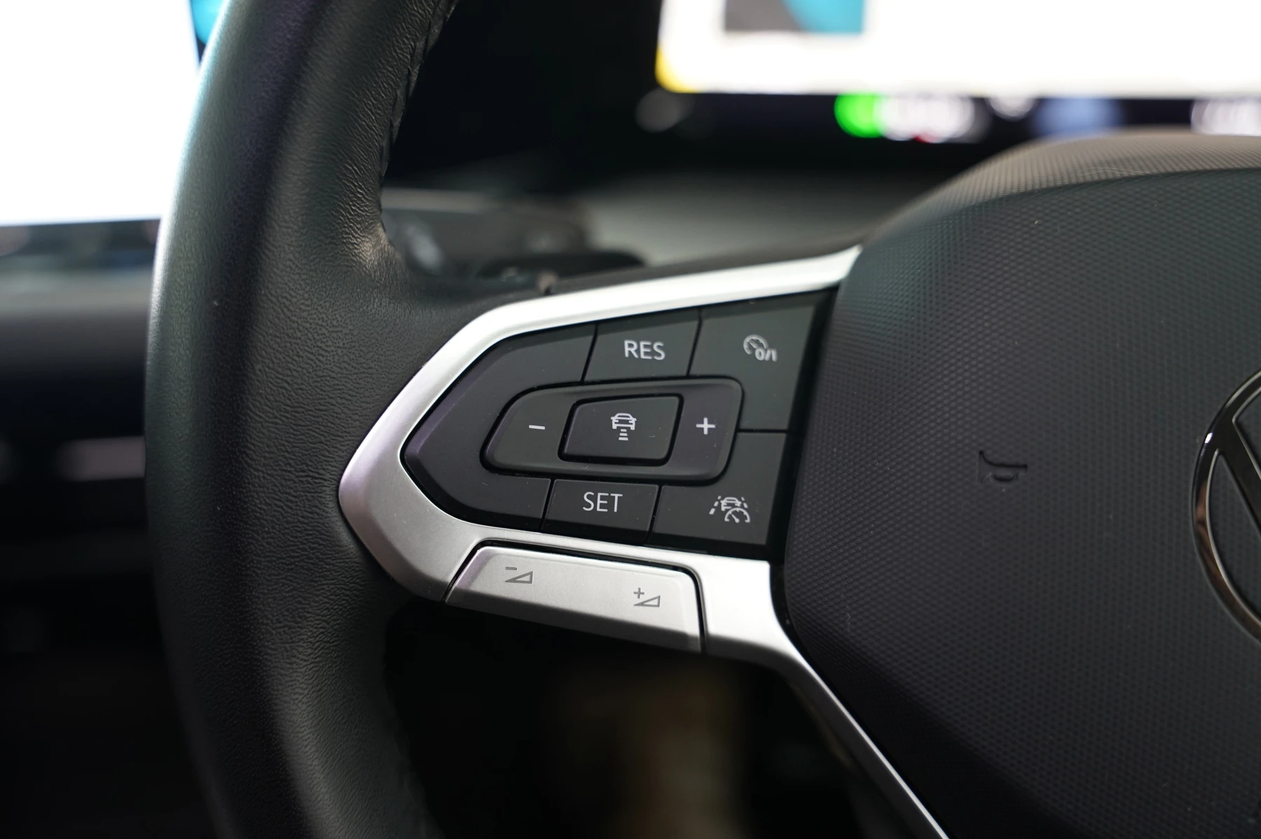 Volkswagen-Golf-image-18