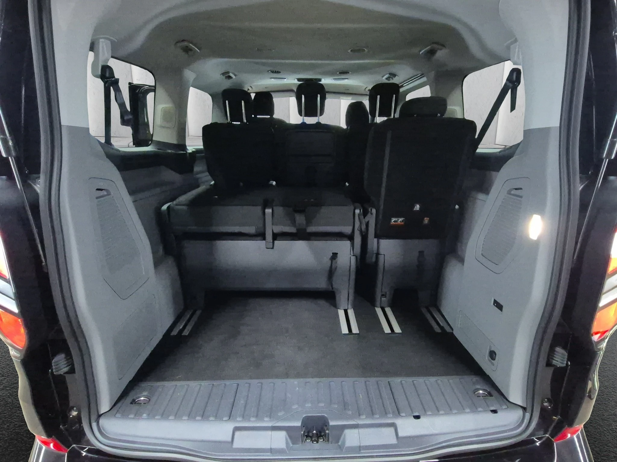 Ford-Tourneo Custom-image-16