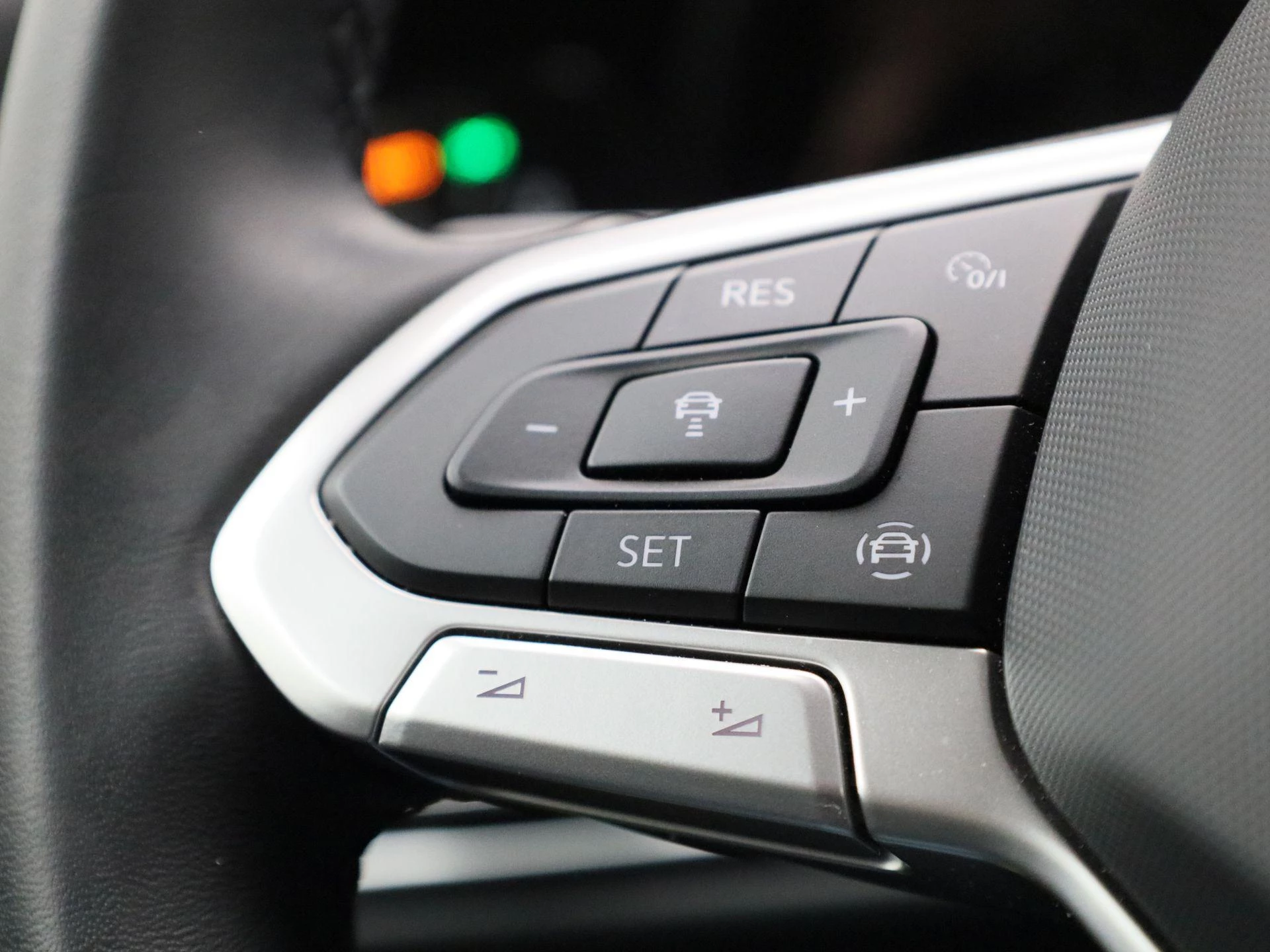 Volkswagen-Golf-image-18