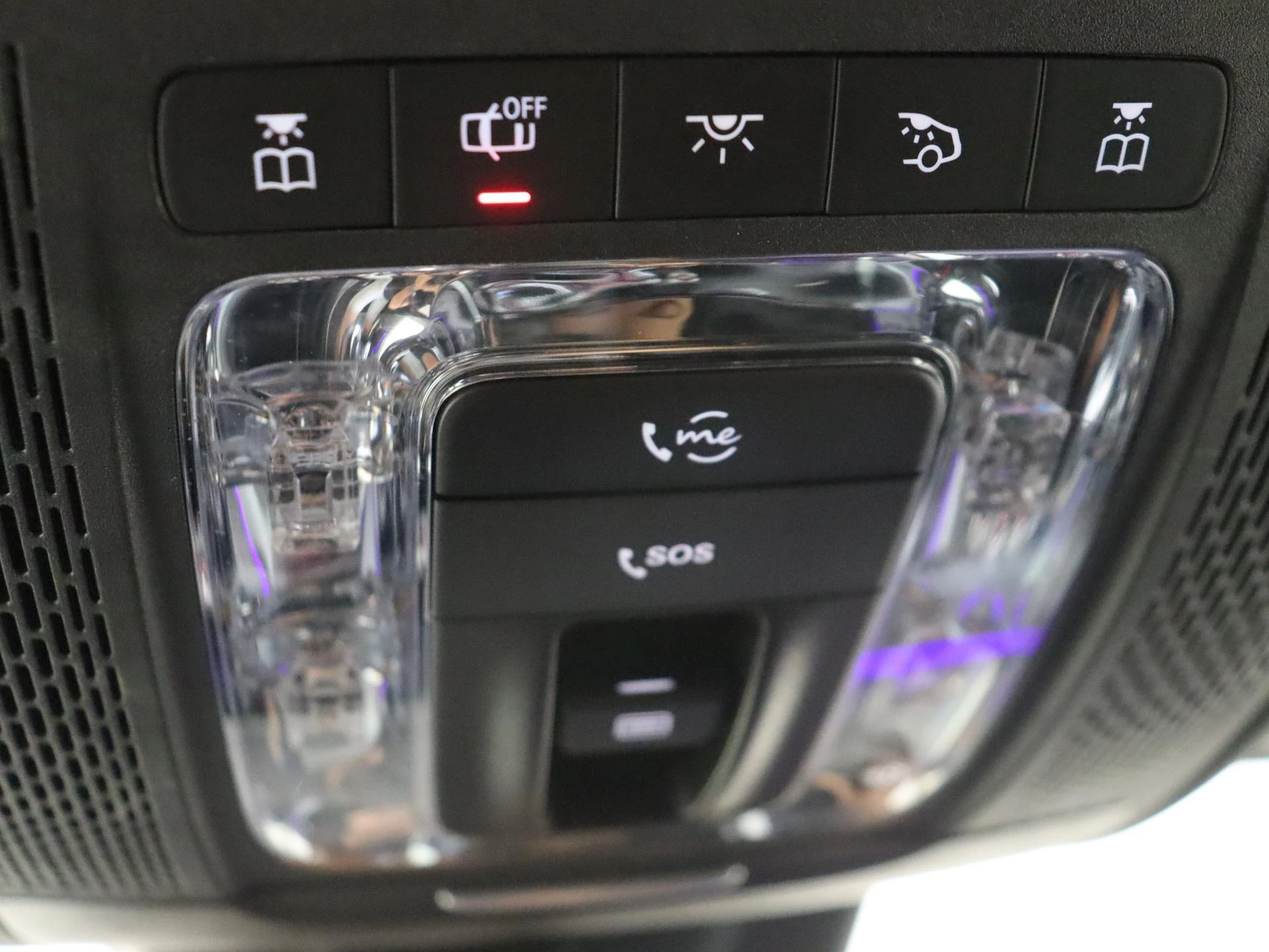 Mercedes-Benz-GLA-image-24