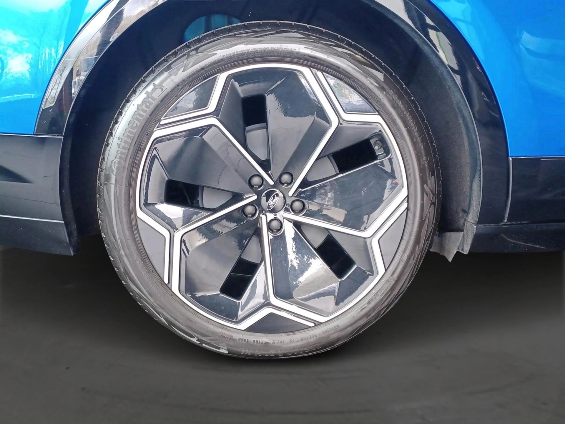 Ford Capri AWD Premium - 546km Range - Pano - 360 View