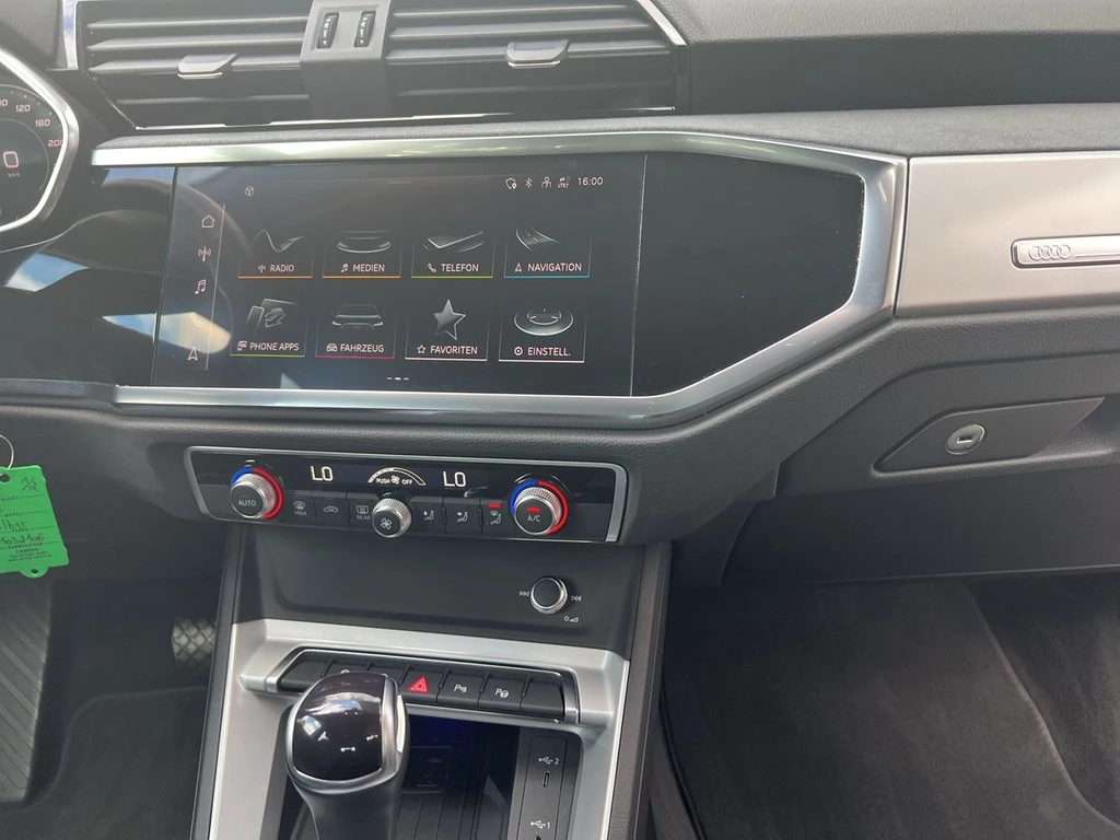 Audi Q3 35 TDI S tronic *Standhzg*LED*AHK*