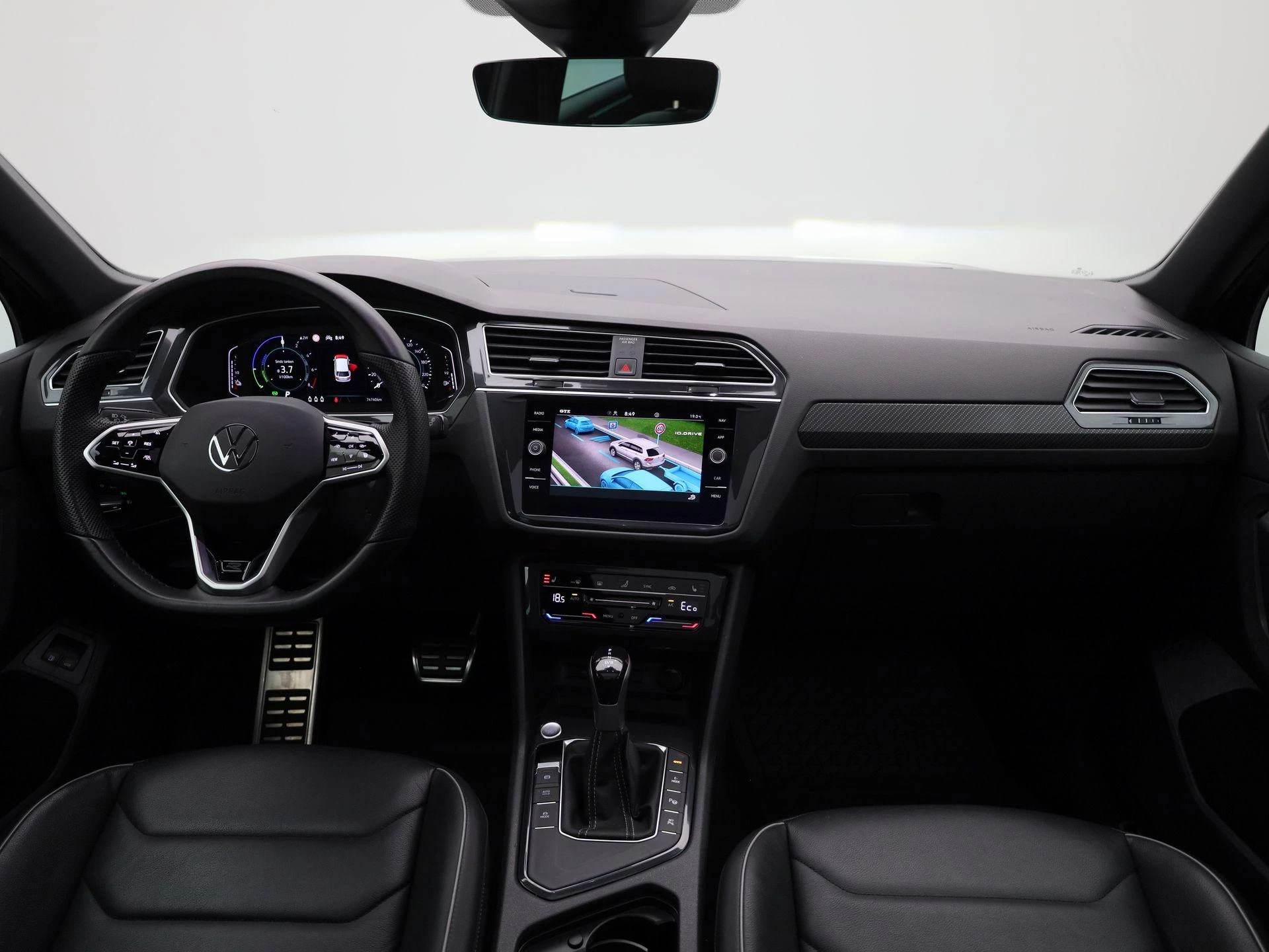 Volkswagen-Tiguan-image-43