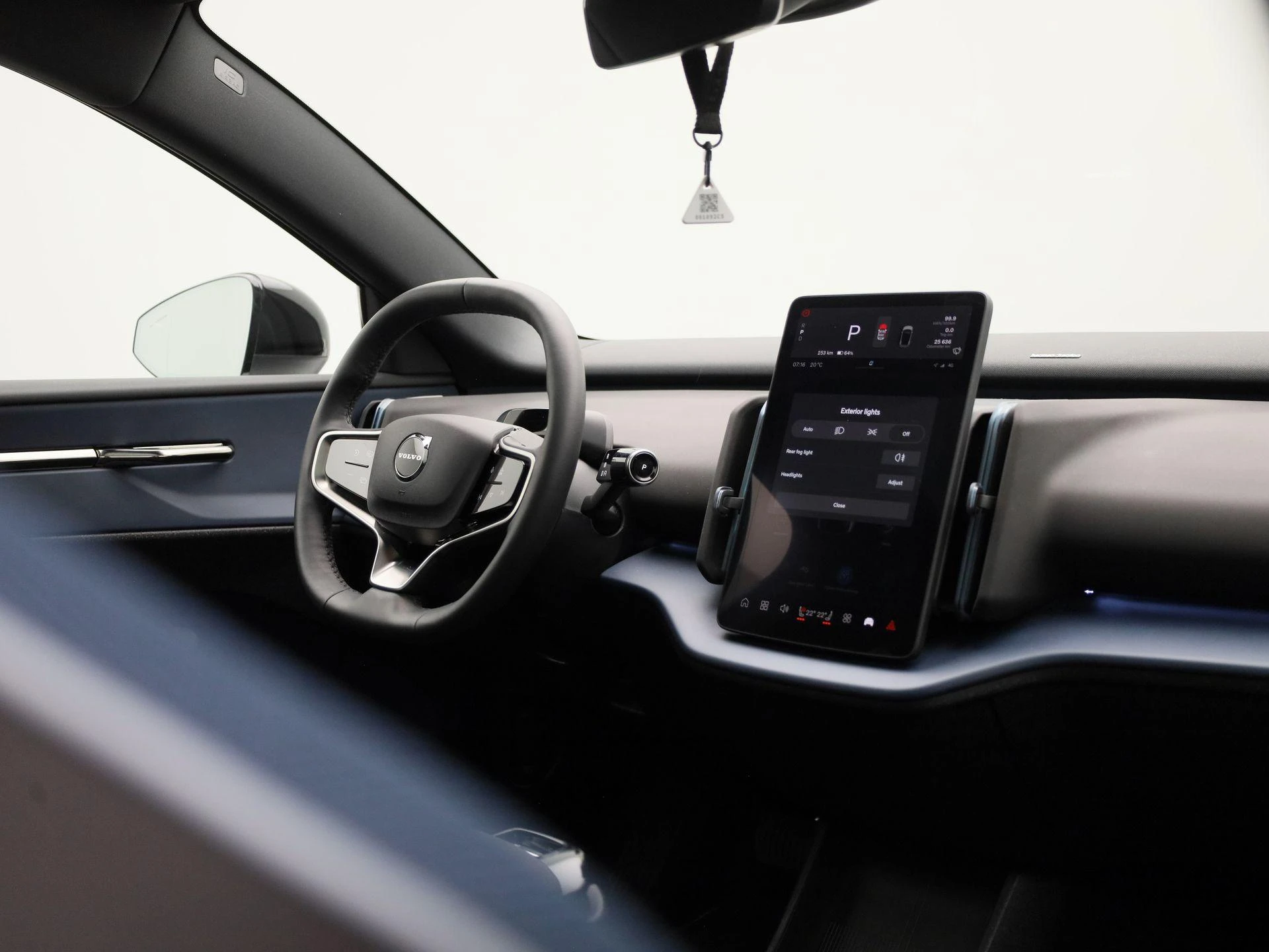 Volvo-EX30-image-36