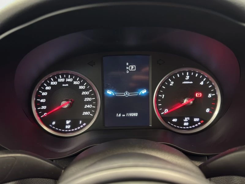 Mercedes-Benz C-Klasse 200 d NAVI PANO KAMERA TEMPOMAT PDC SHZ