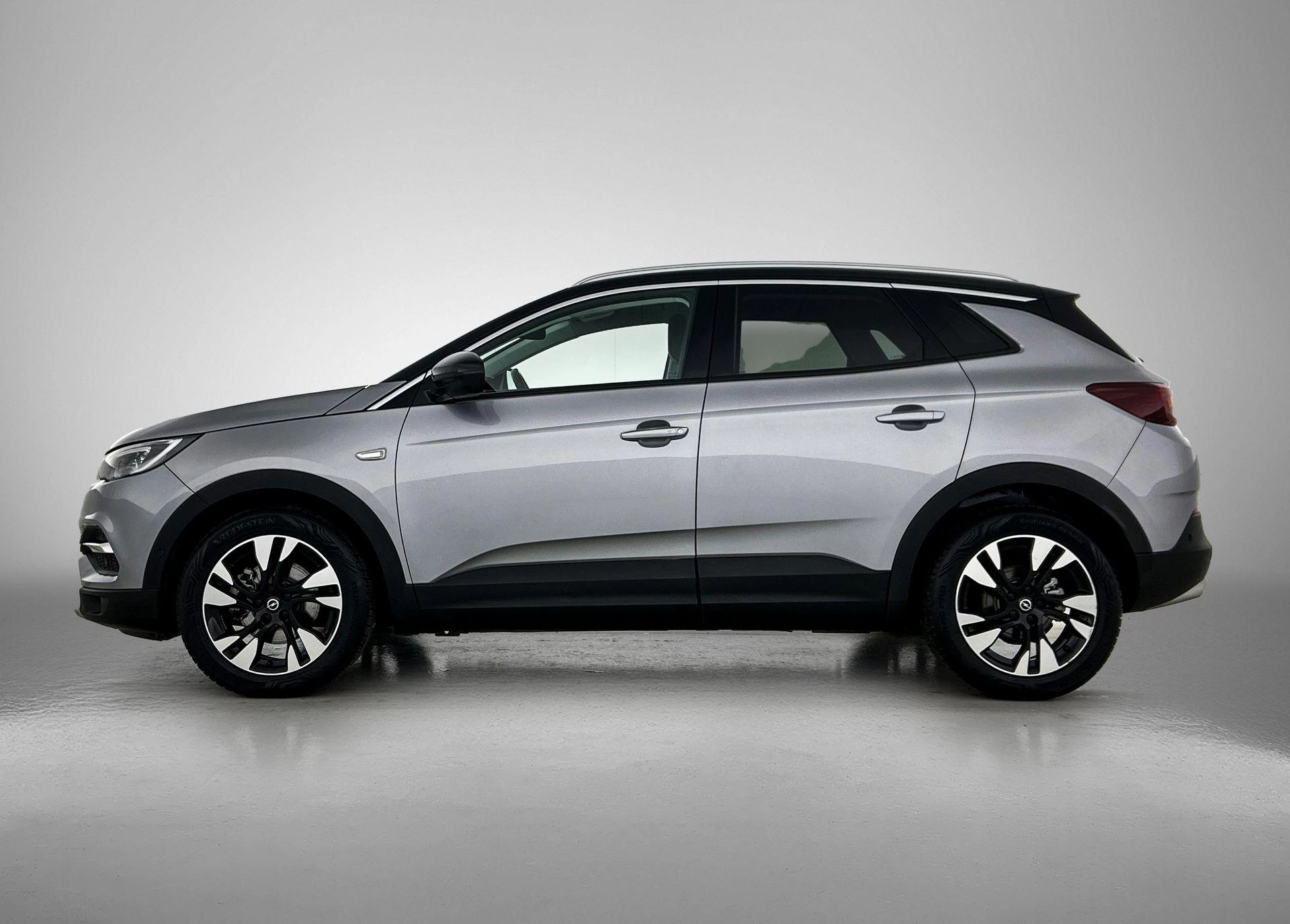 Opel-Grandland X-image-1