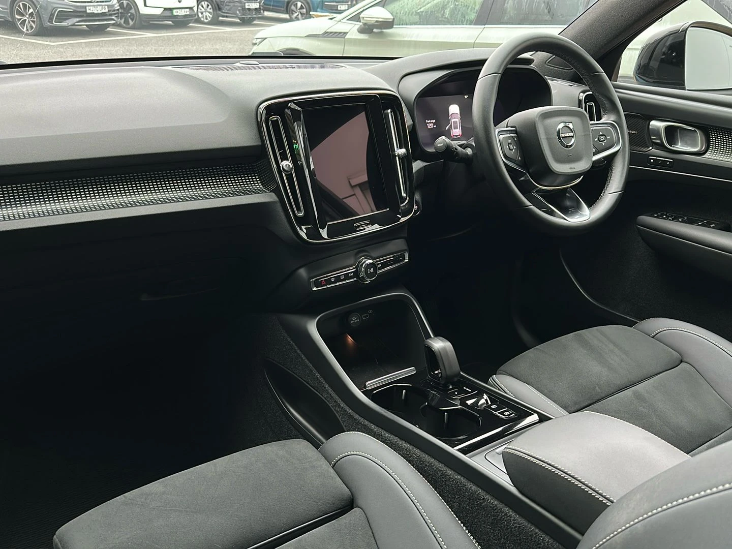 Volvo-XC40-image-1