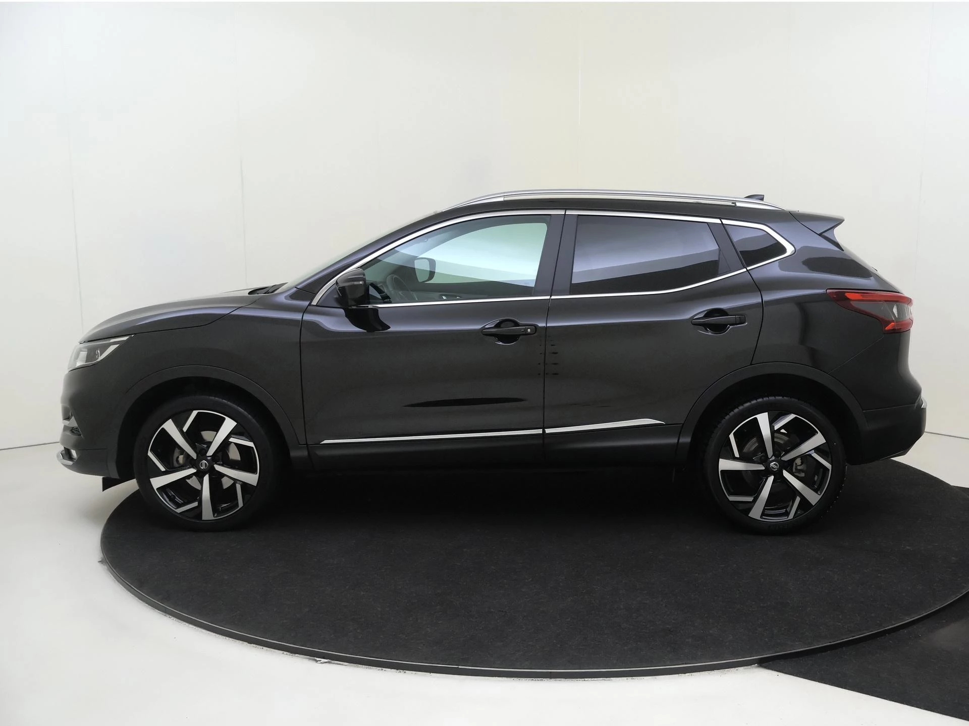 Nissan-QASHQAI-image-11