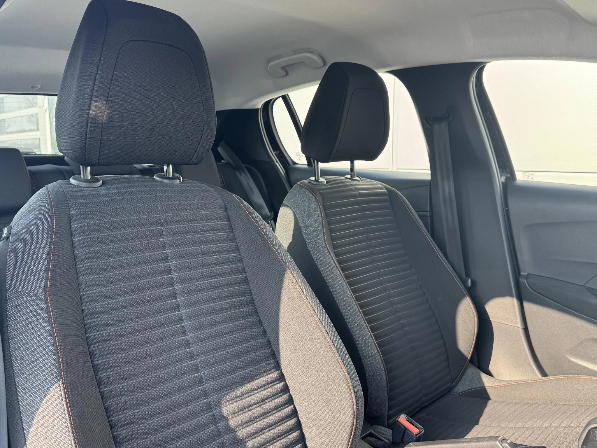 Peugeot-208-image-29