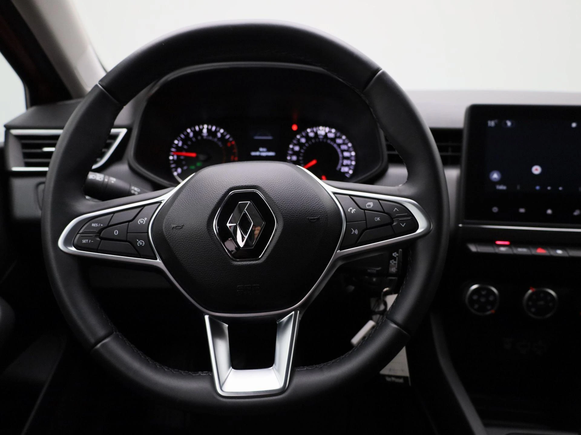 Renault-Clio-image-6
