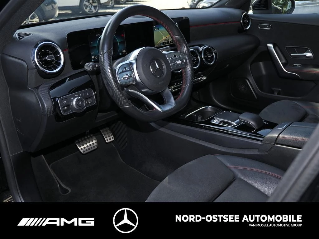 Mercedes-Benz A-Klasse 180 AMG PANO TEMPO MBUX AMG Line