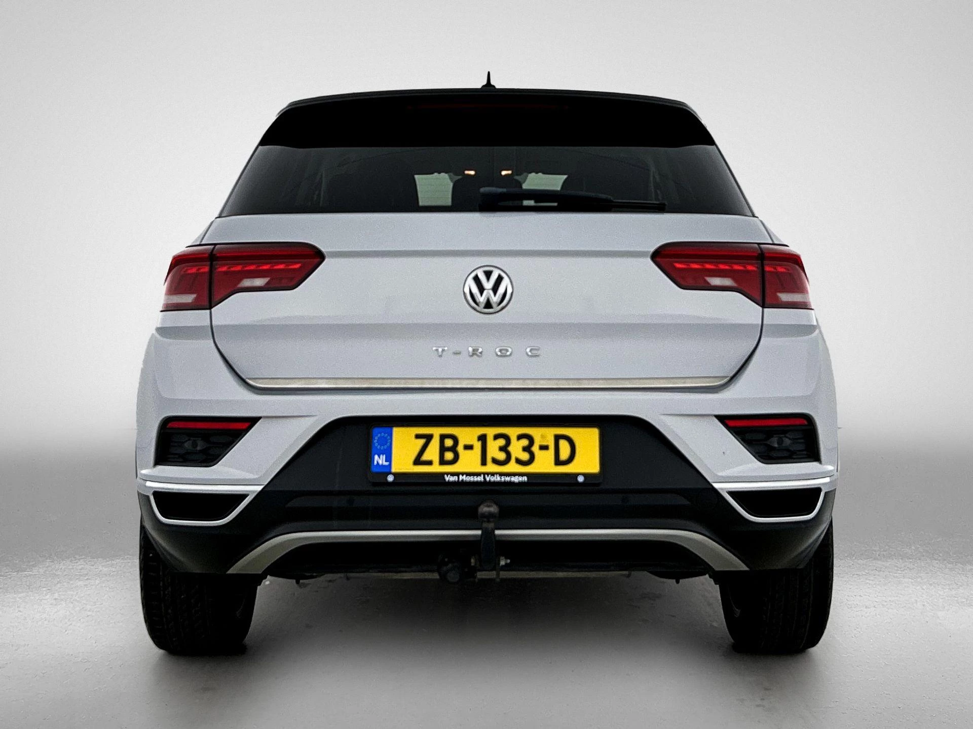 Volkswagen-T-Roc-image-2