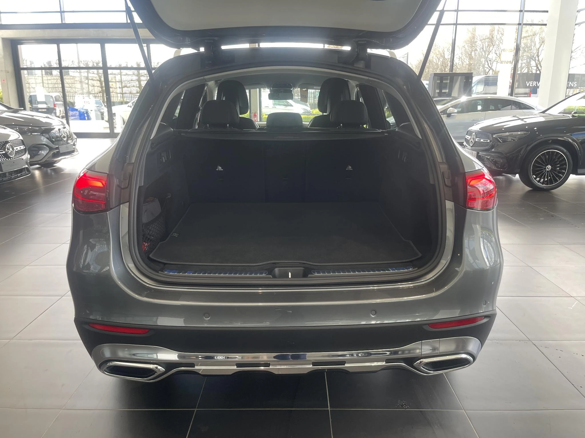 Mercedes-Benz GLC 200 4MATIC Business Line + CARPLAY + LED + CAMERA +