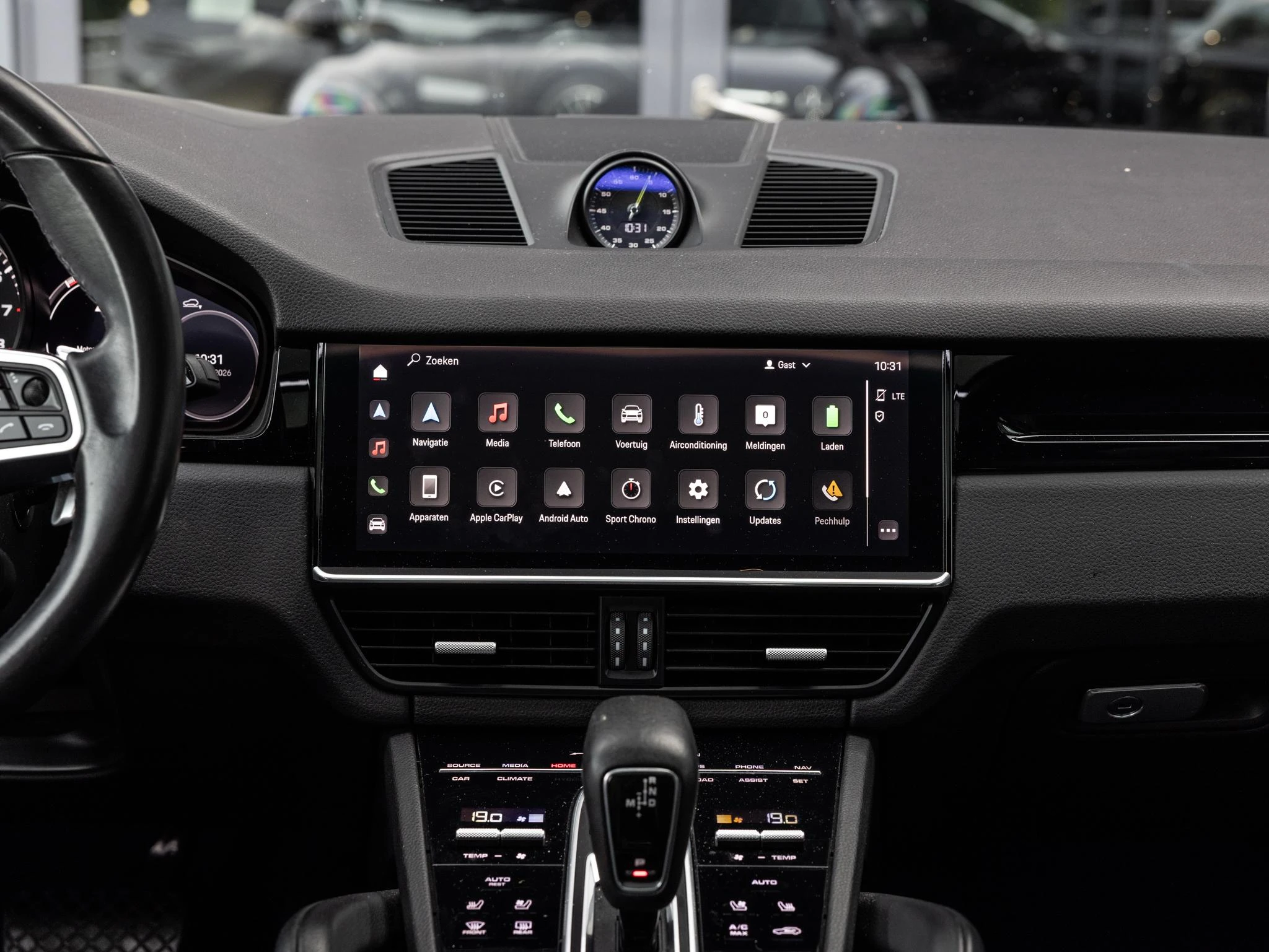Porsche-Cayenne-image-16