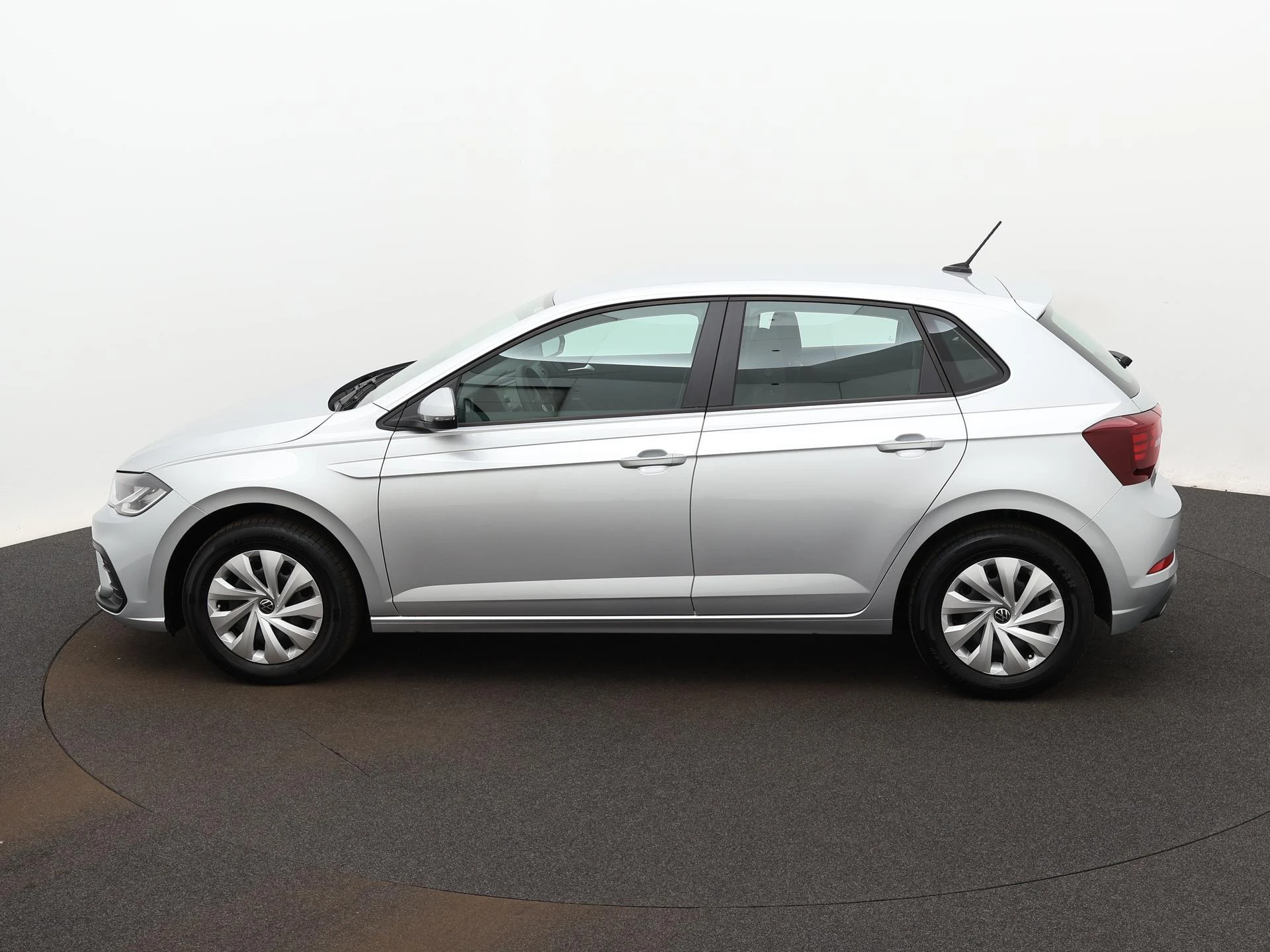 Volkswagen-Polo-image-3