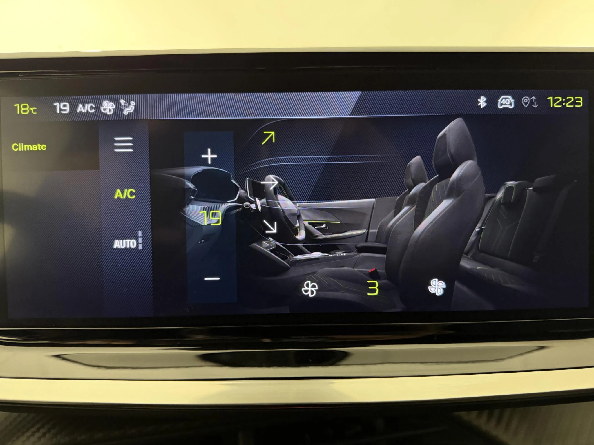 Peugeot-2008-image-11