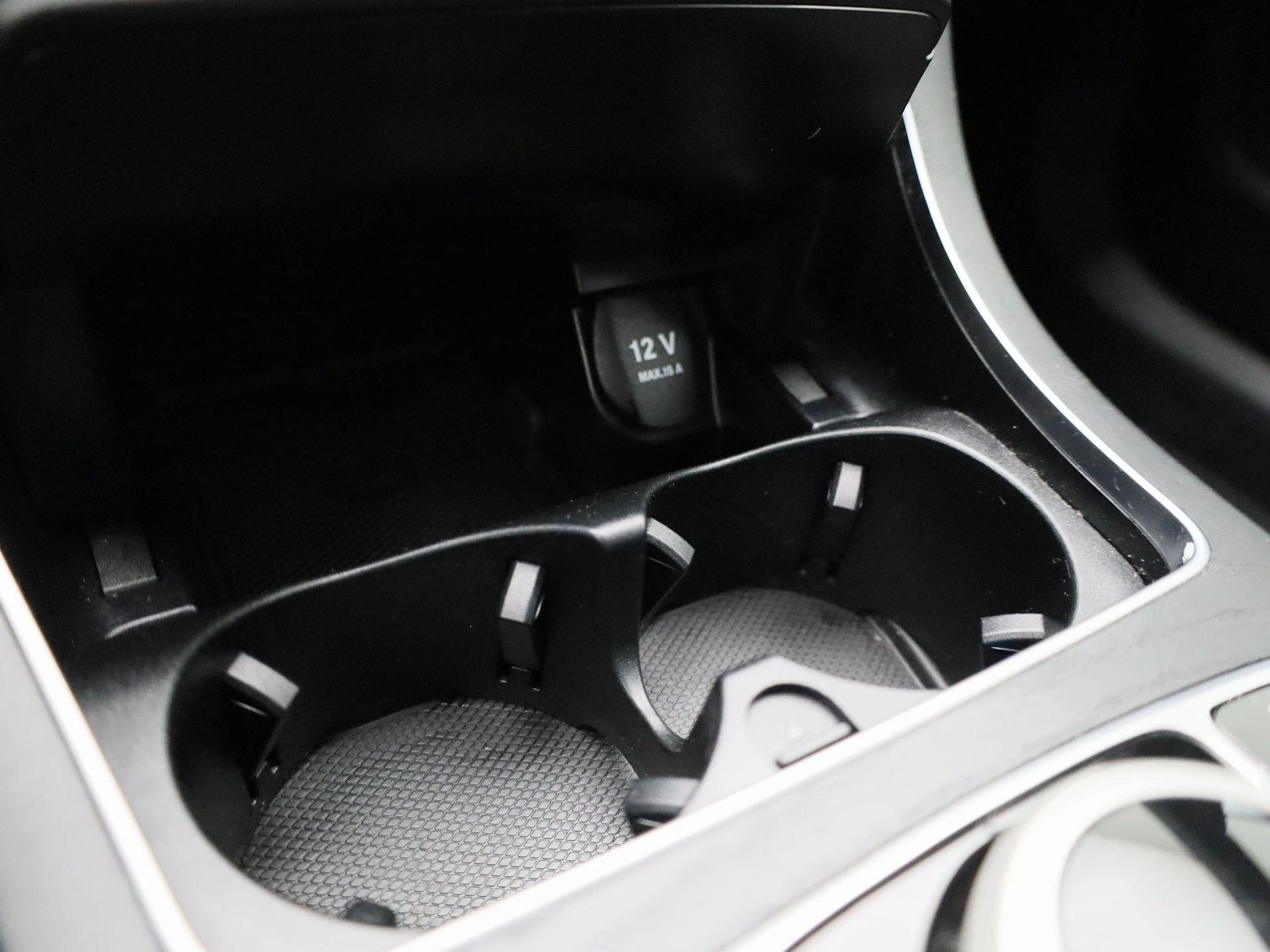 Mercedes-Benz-C-Klasse-image-34