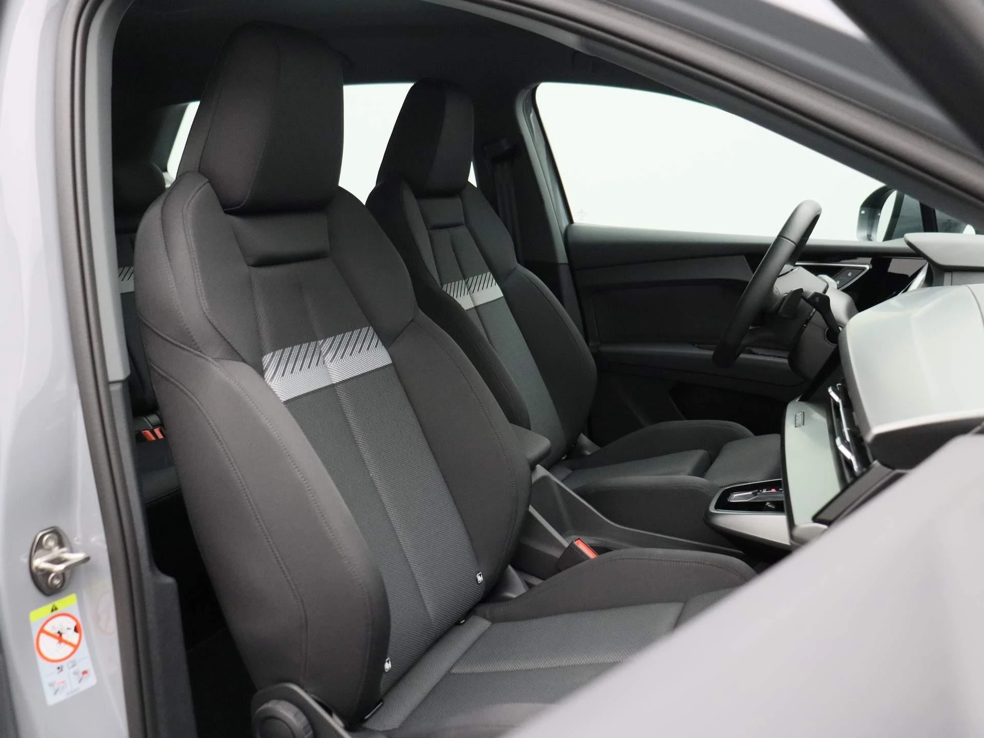 Audi-Q4 e-tron-image-37