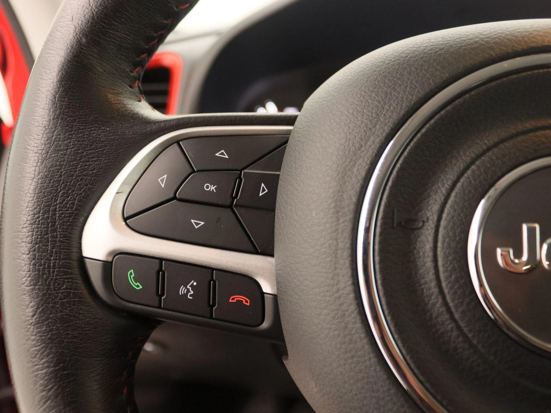 Jeep-Renegade-image-19
