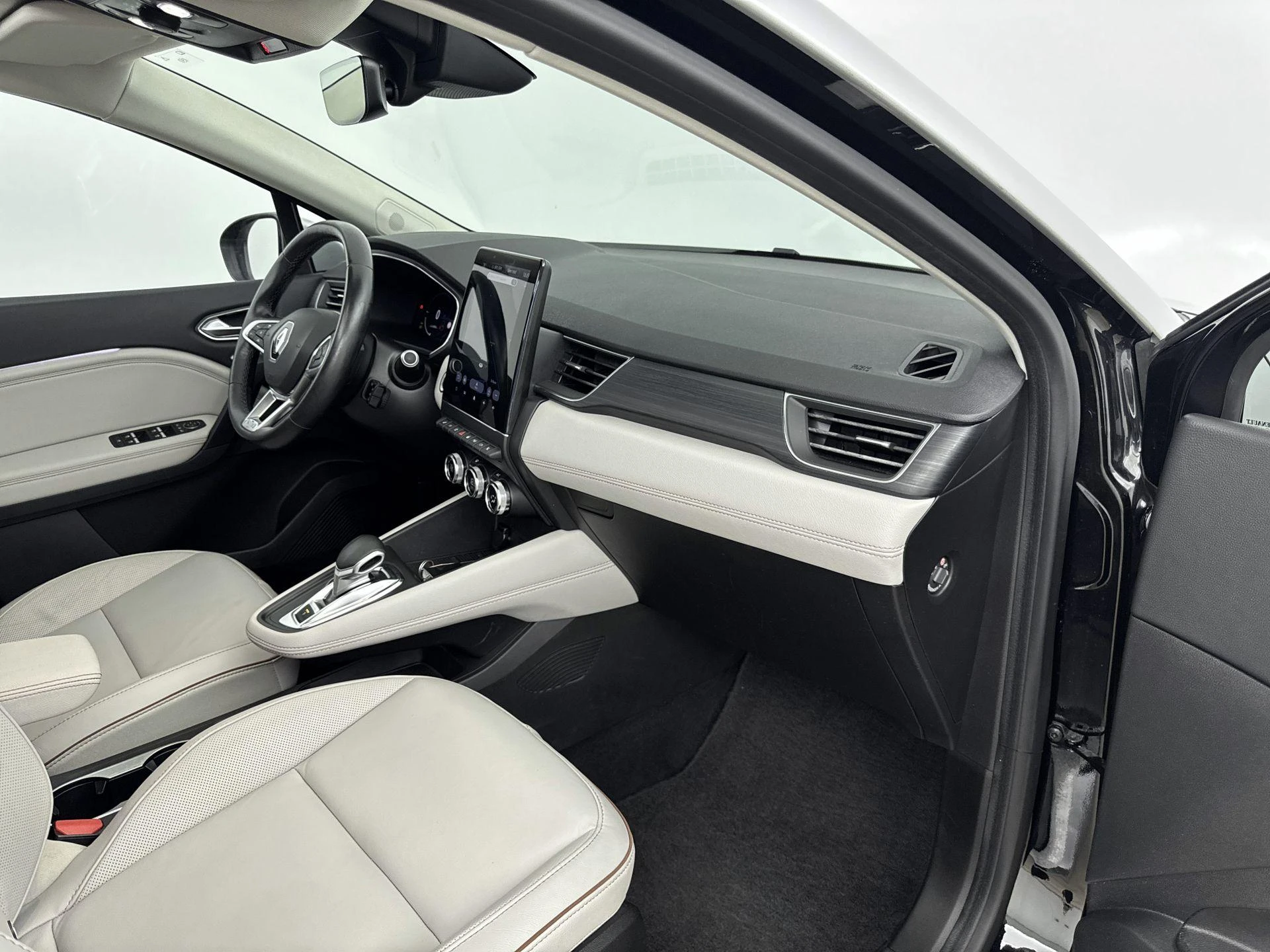 Renault-Captur-image-16