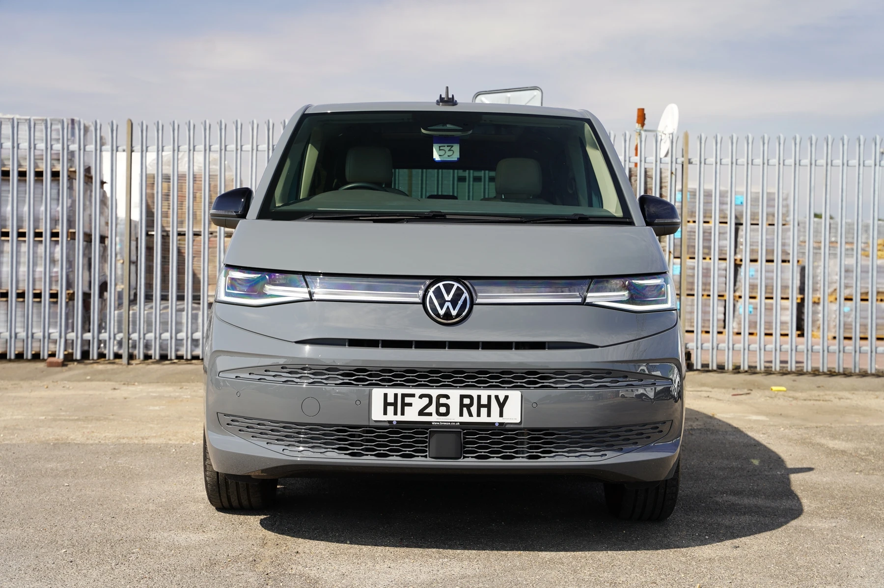 Volkswagen-Multivan-image-6