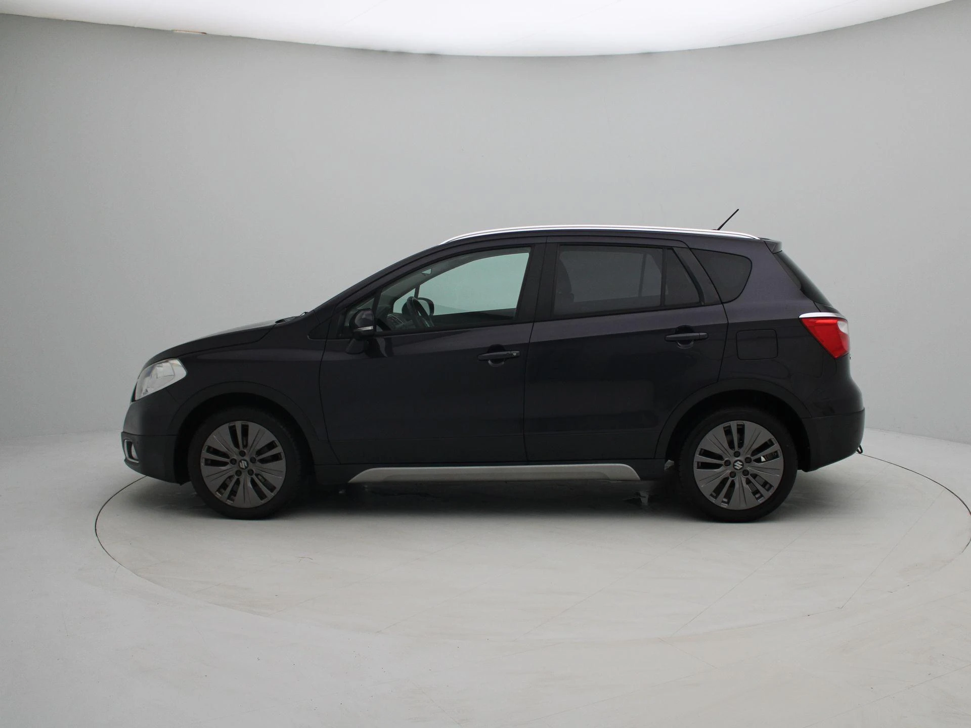 Suzuki-S-Cross-image-4