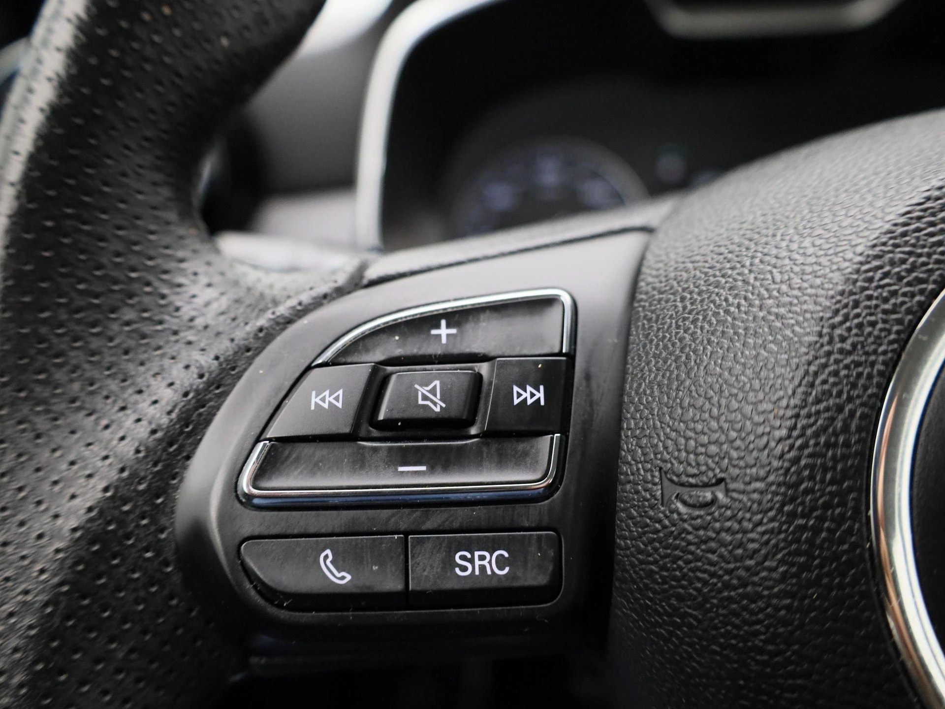MG-ZS EV-image-17