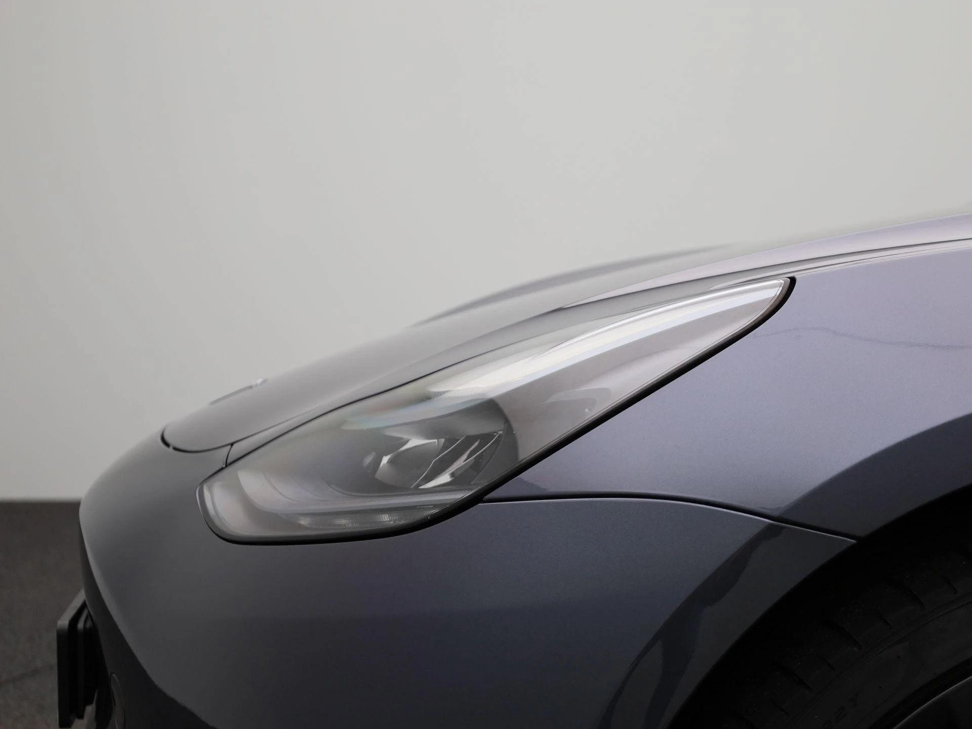 Tesla-Model 3-image-13