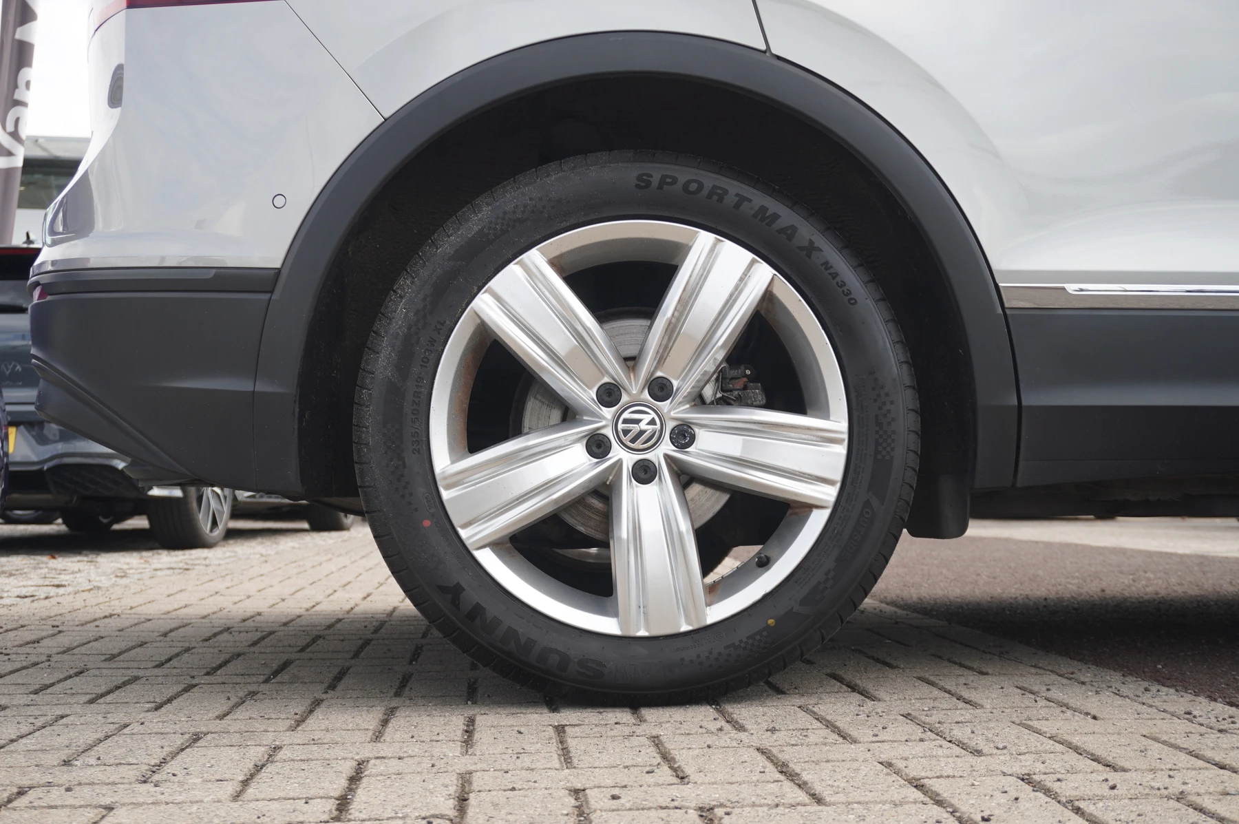 Volkswagen-Tiguan-image-21