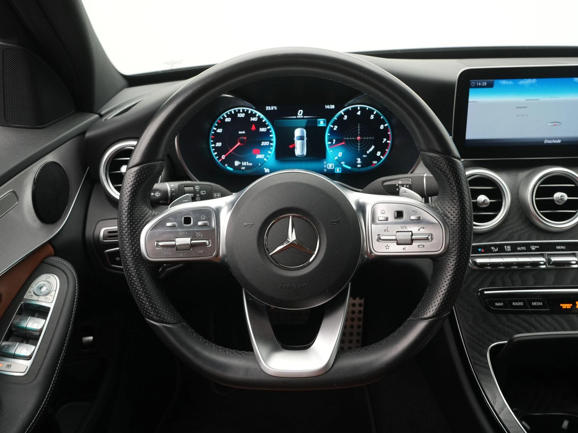 Mercedes-Benz-C-Klasse-image-7