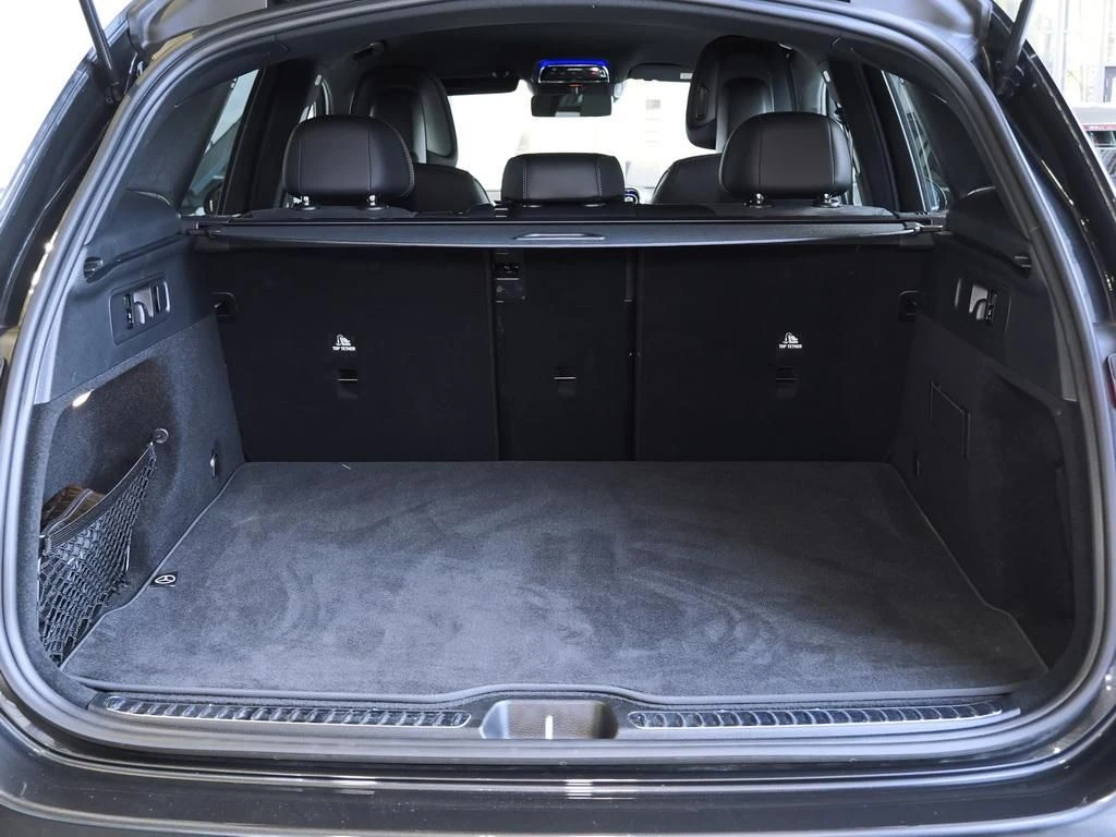Mercedes-Benz-GLC 300 d-image-16