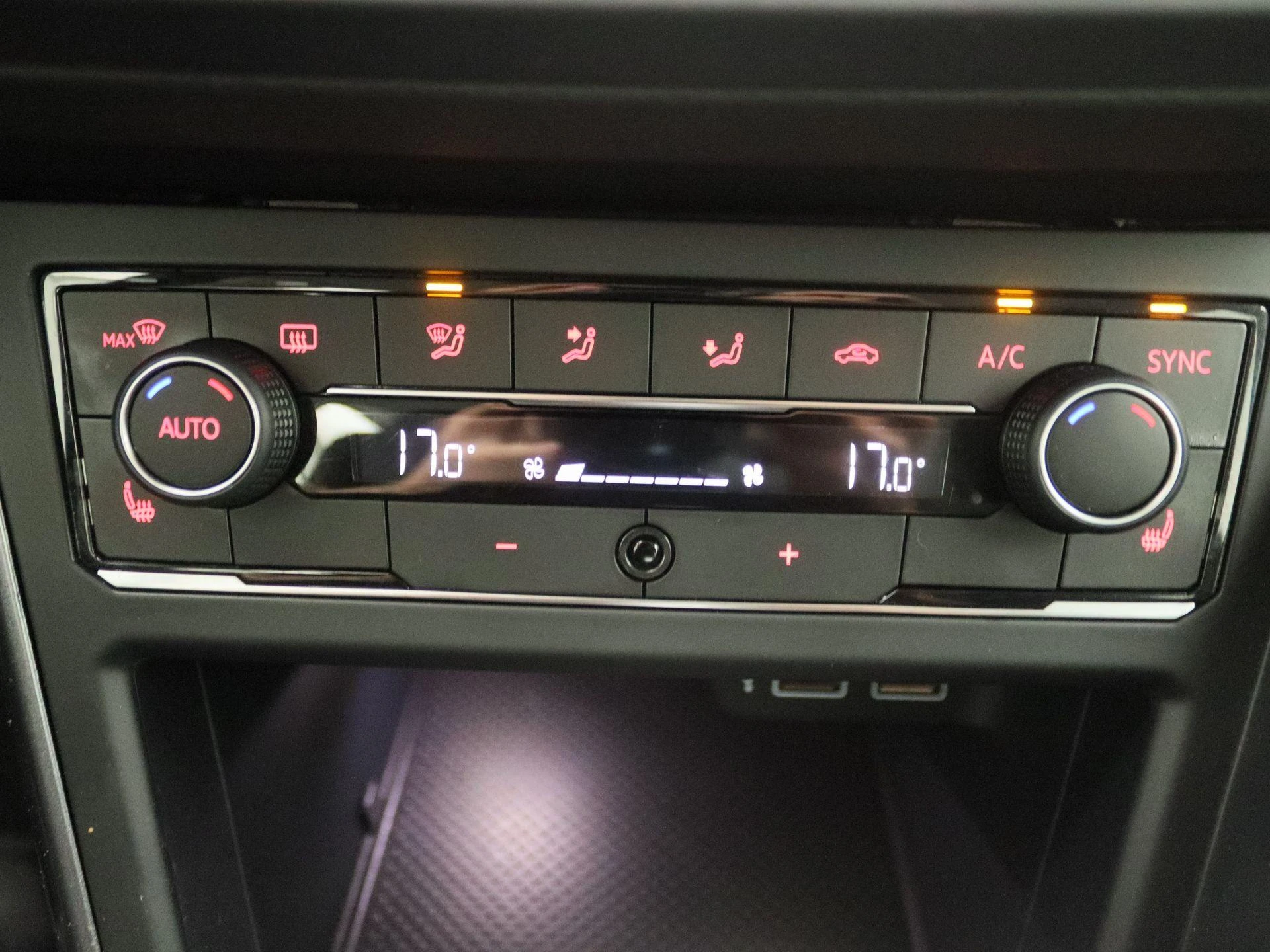 Volkswagen-Polo-image-9