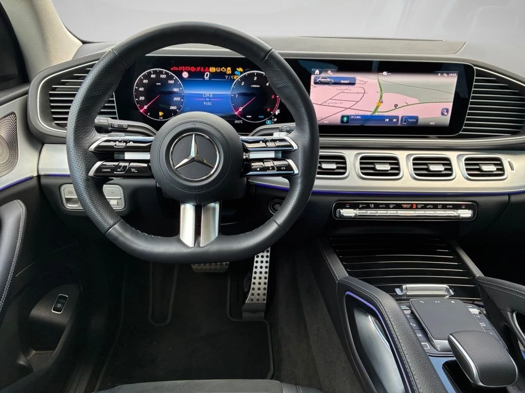 Mercedes-Benz-GLE 300 d-image-10