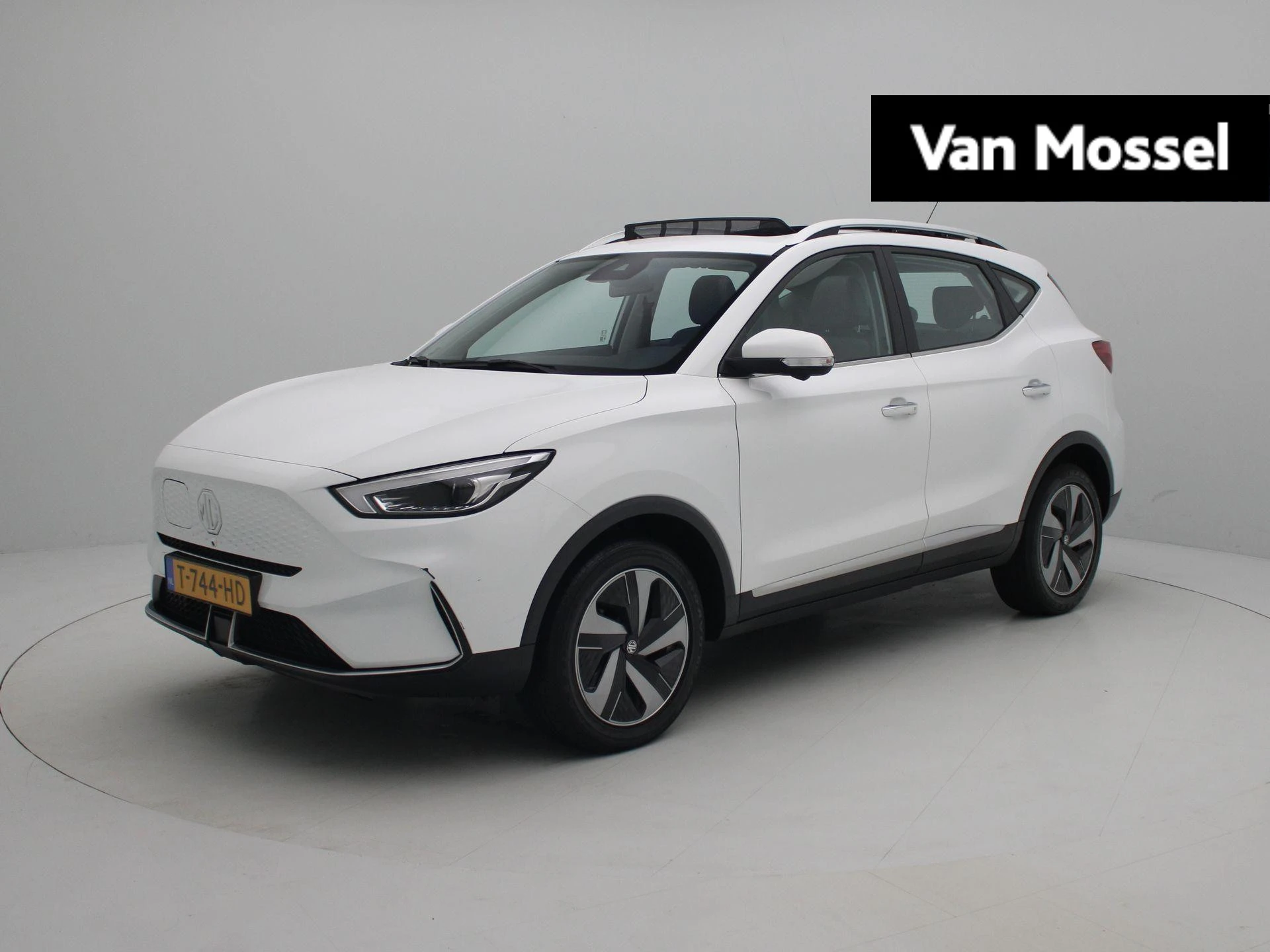 MG-ZS EV-image-0