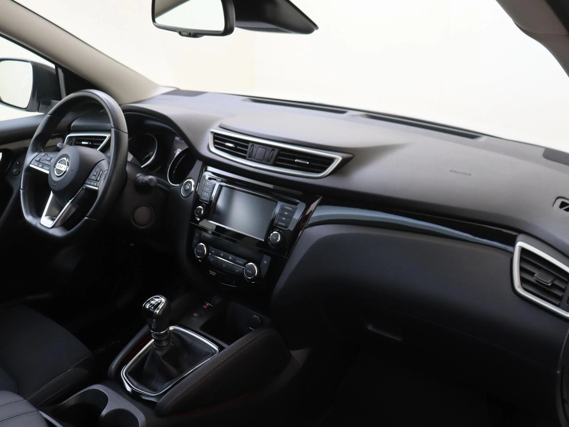 Nissan-QASHQAI-image-4