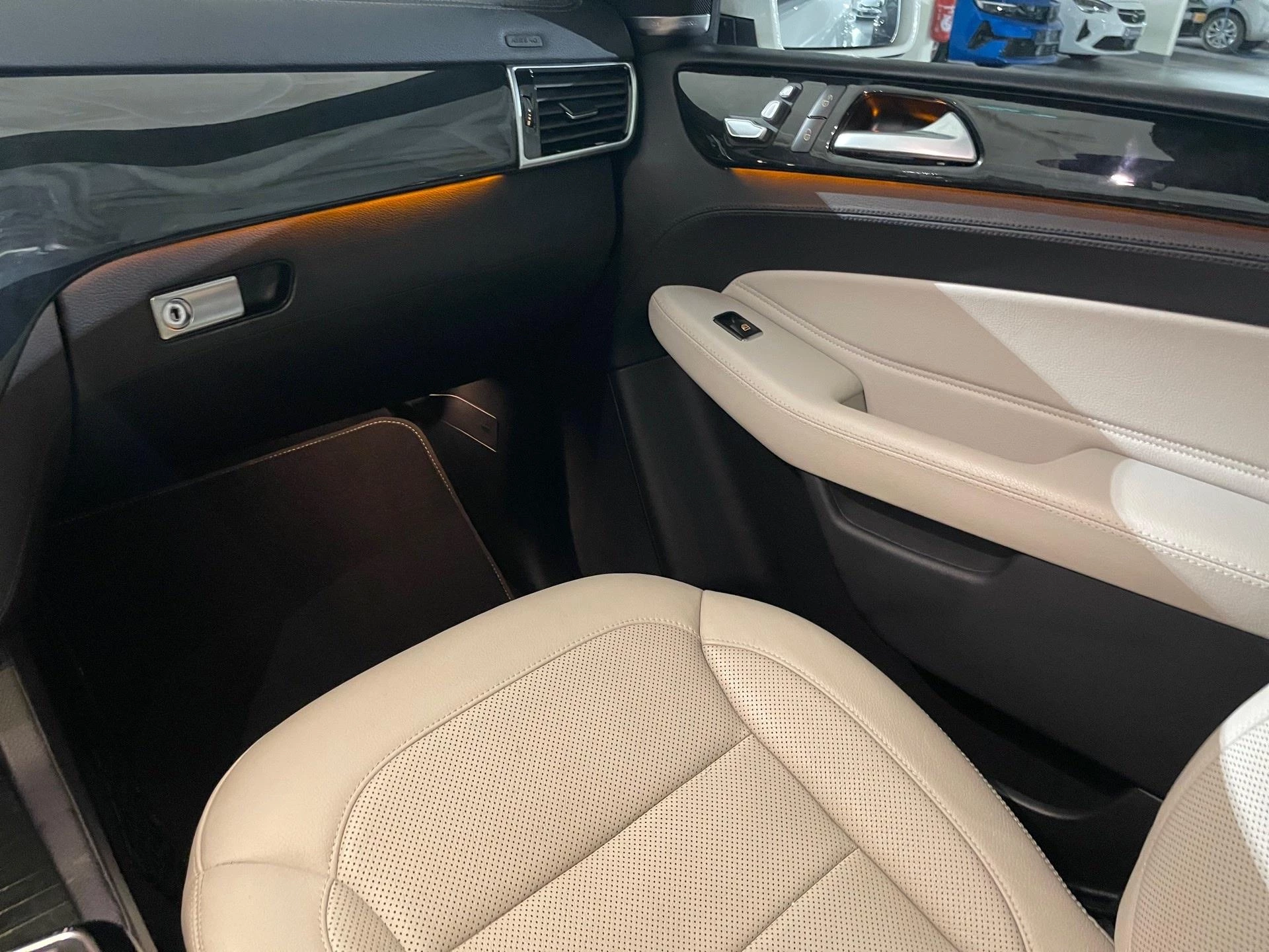 Mercedes-Benz-GLE-image-8