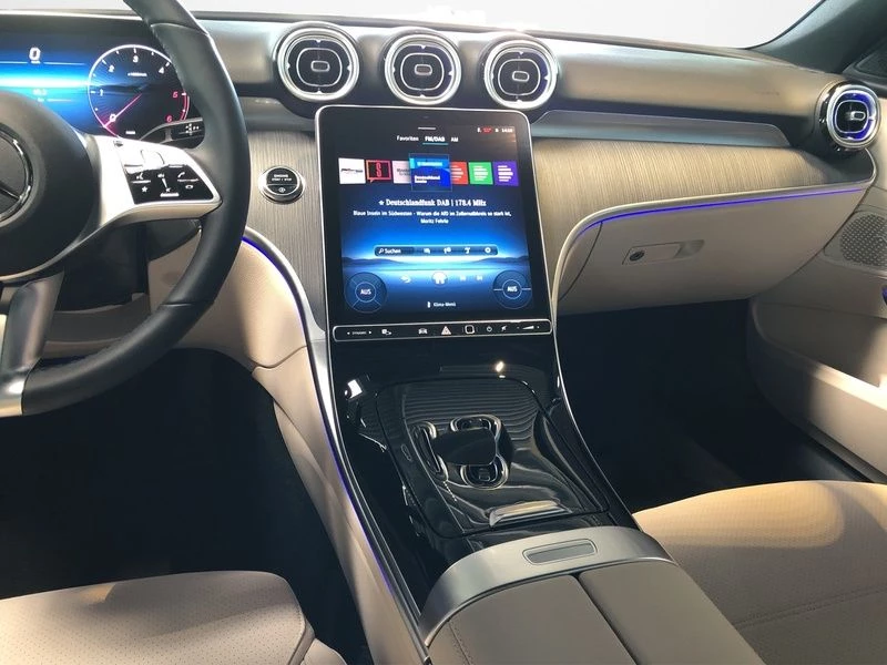 Mercedes-Benz C-Klasse 200 d AVANTGARDE DISTRONIC AHK 360° MEMORY AVANTGARDE