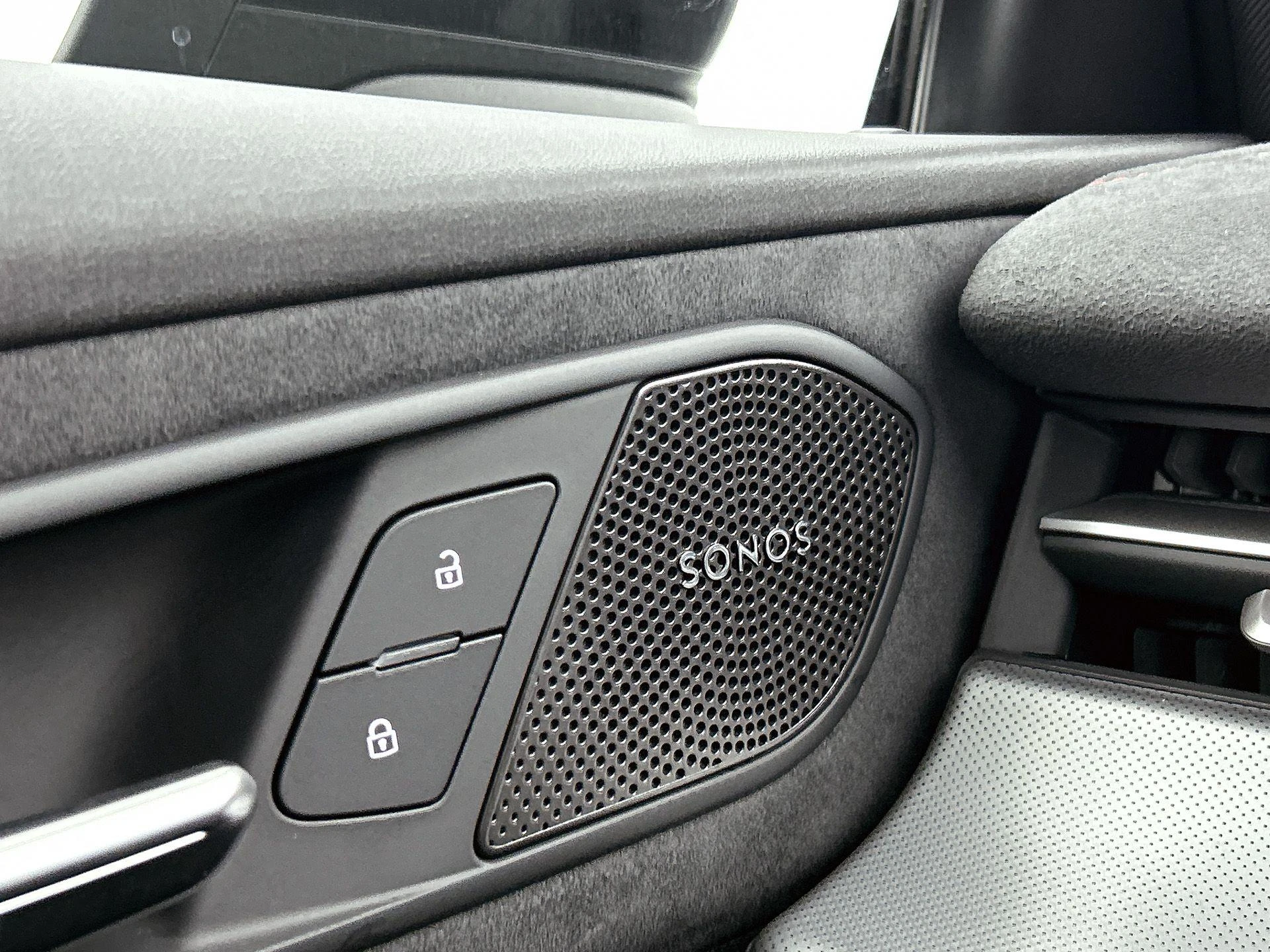 Audi-Q3-image-13