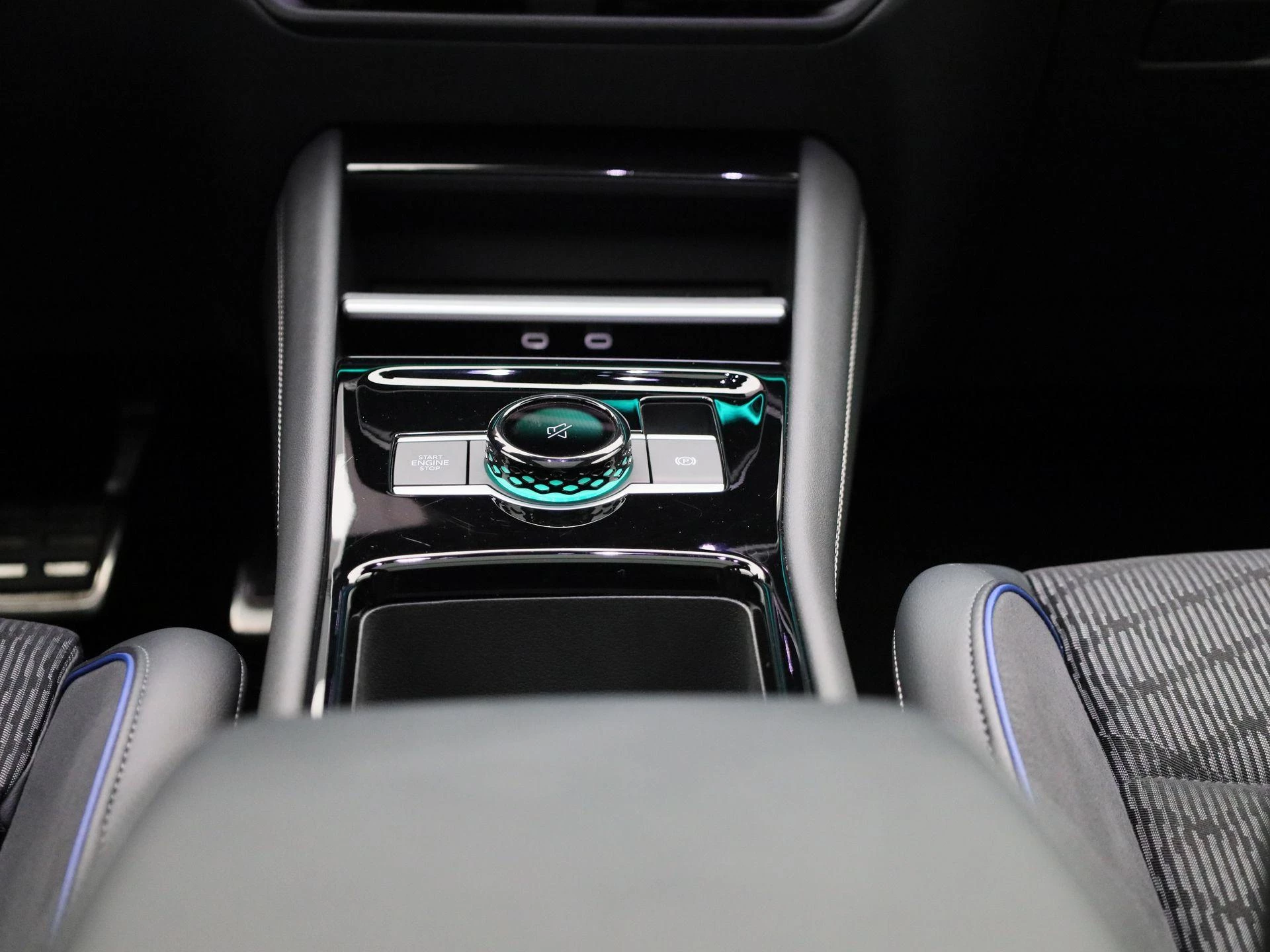 Volkswagen-Tiguan-image-9