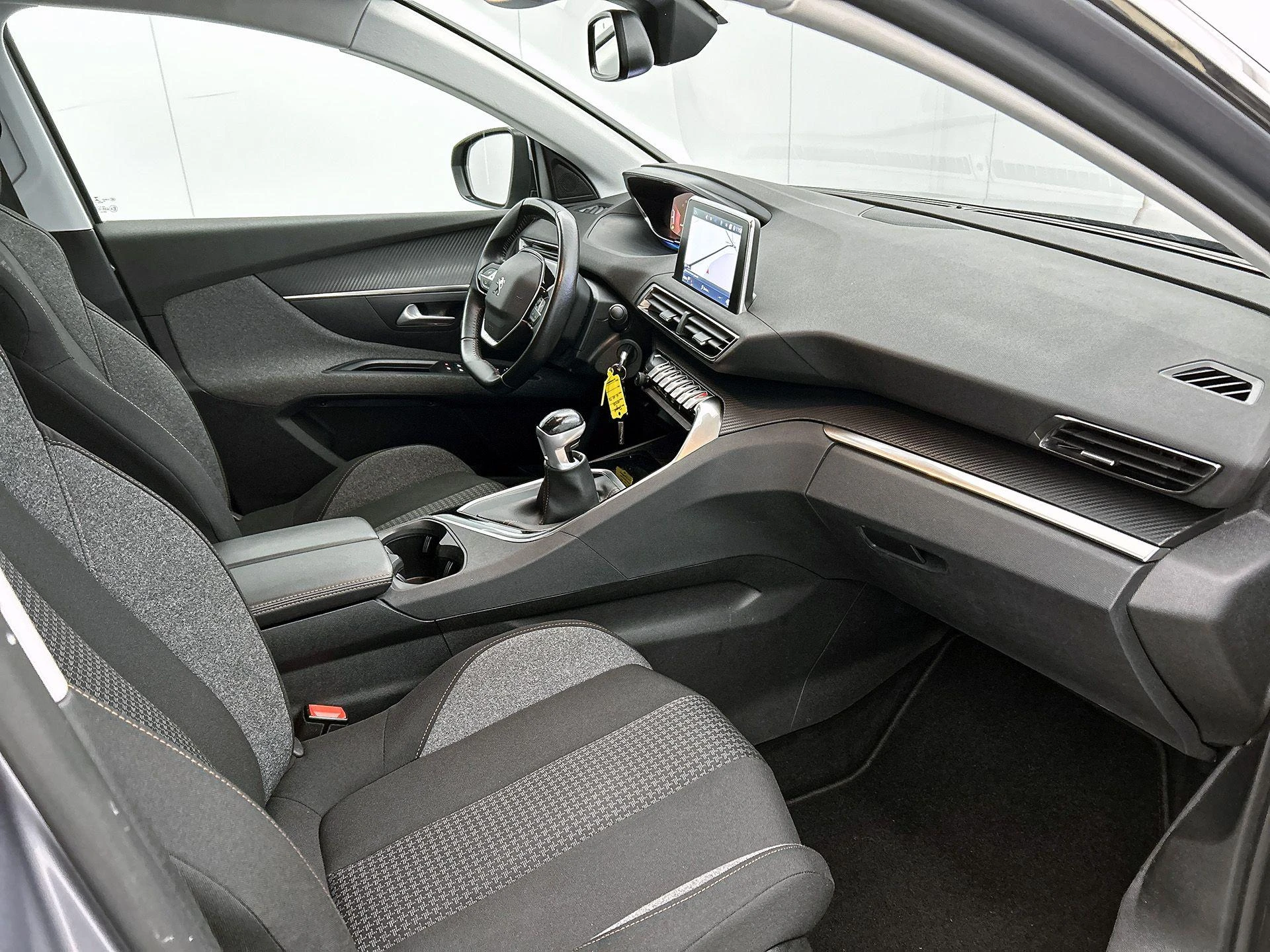Peugeot-5008-image-19