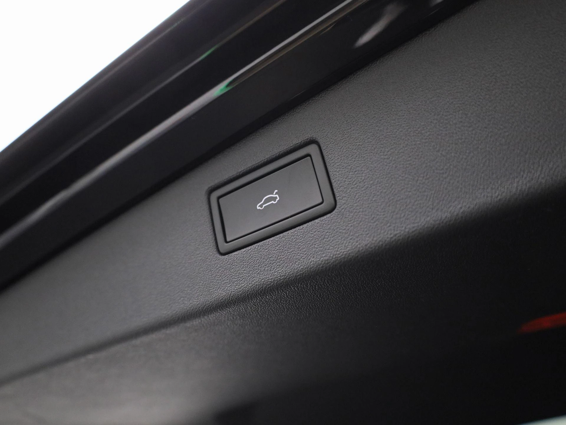 Volkswagen-Tiguan-image-12