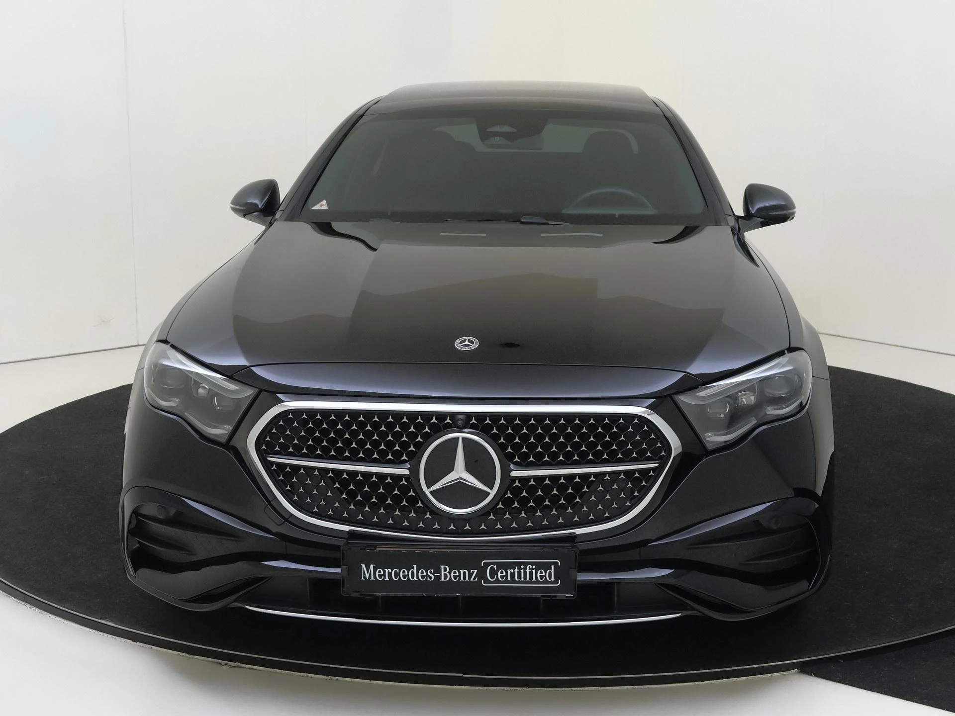 Mercedes-Benz-E-Klasse-image-5