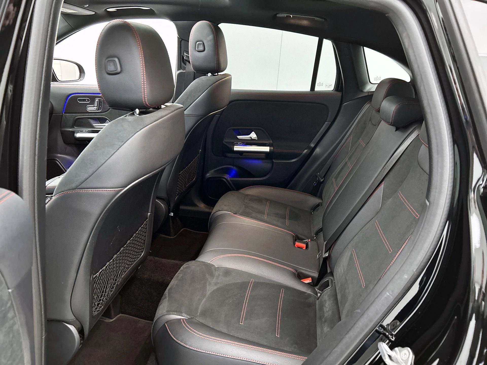Mercedes-Benz-GLA-image-28