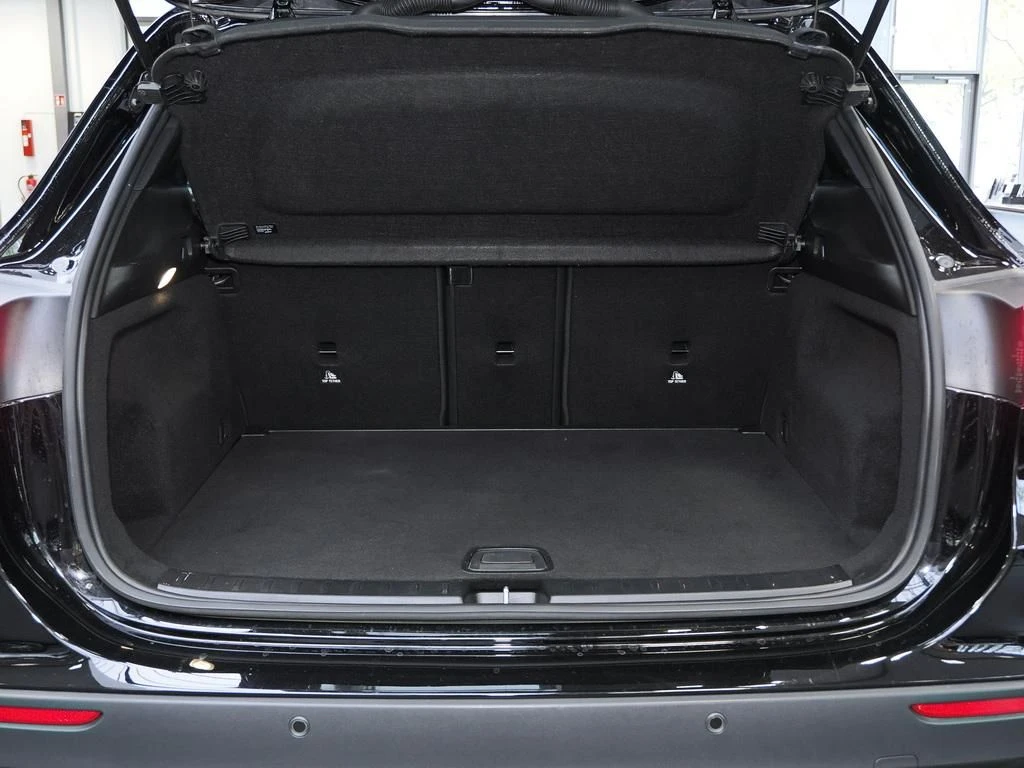 Mercedes-Benz-GLA 200-image-15