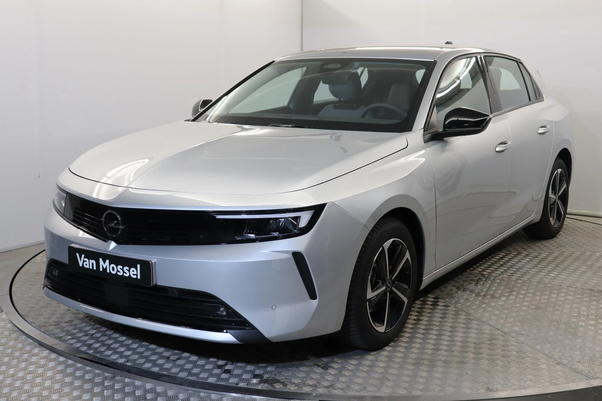 Opel-Astra-image-0