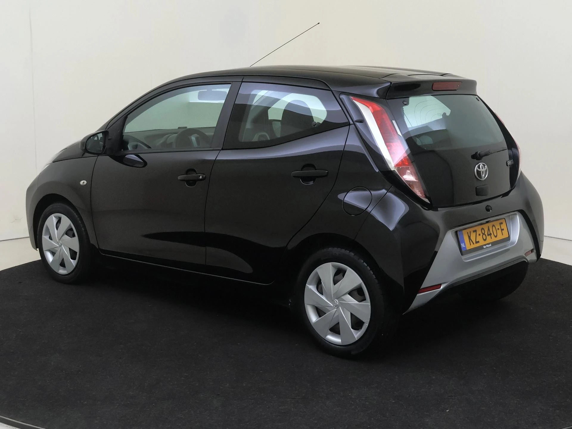 Toyota Aygo 1.0 VVT-i x-play