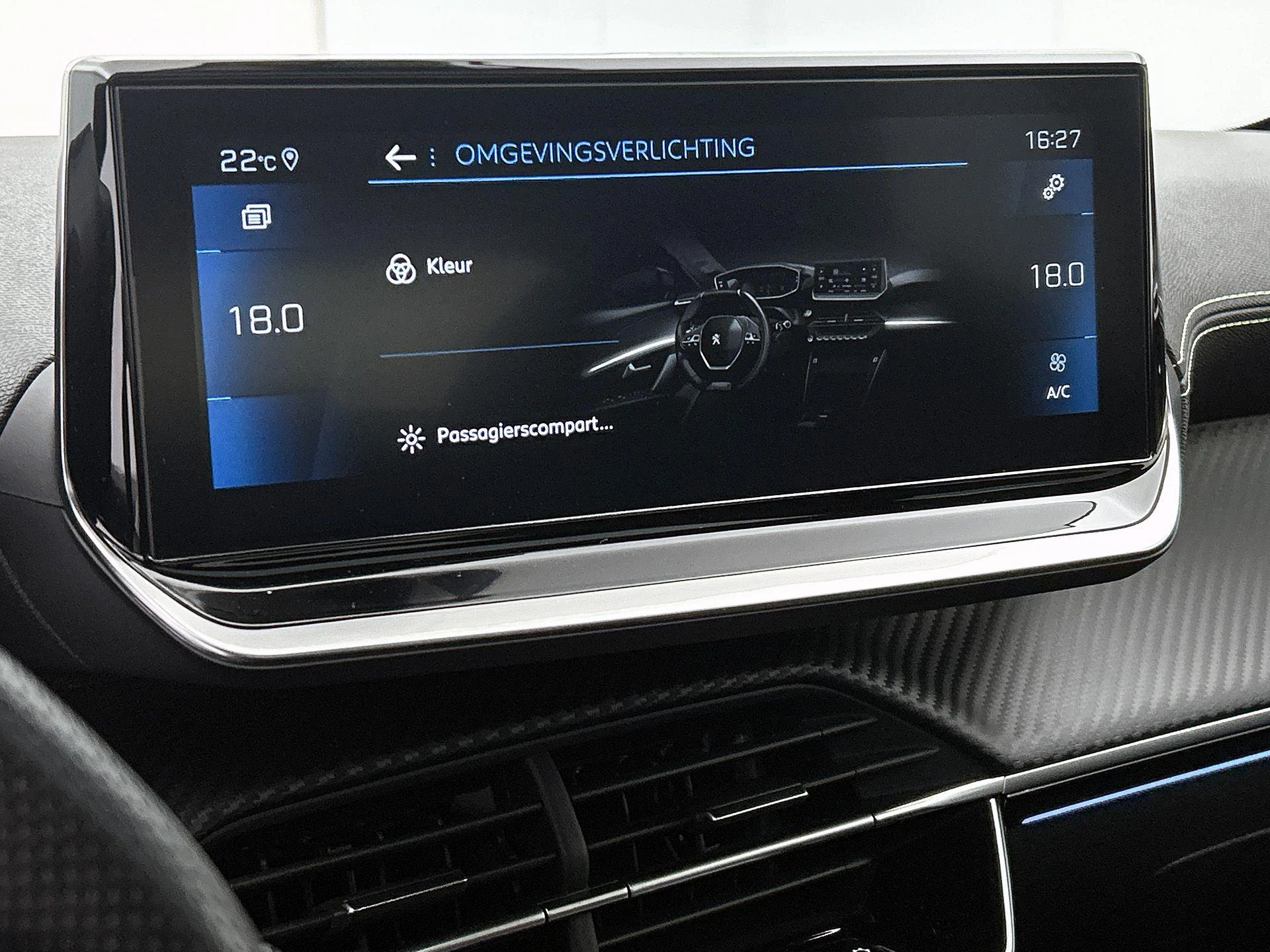 Peugeot-208-image-35
