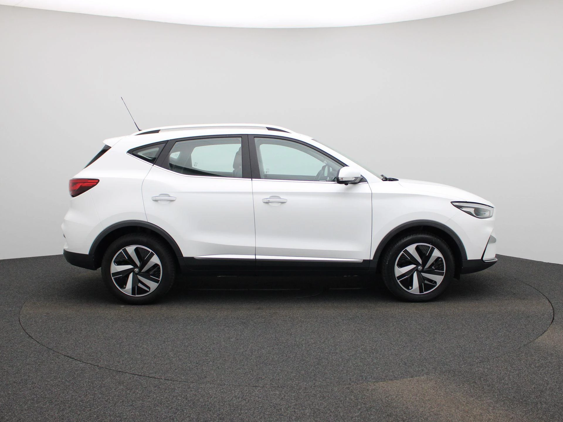 MG-ZS EV-image-6