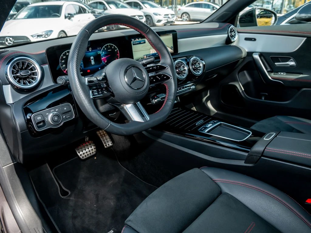 Mercedes-Benz-T-Klasse 180-image-8